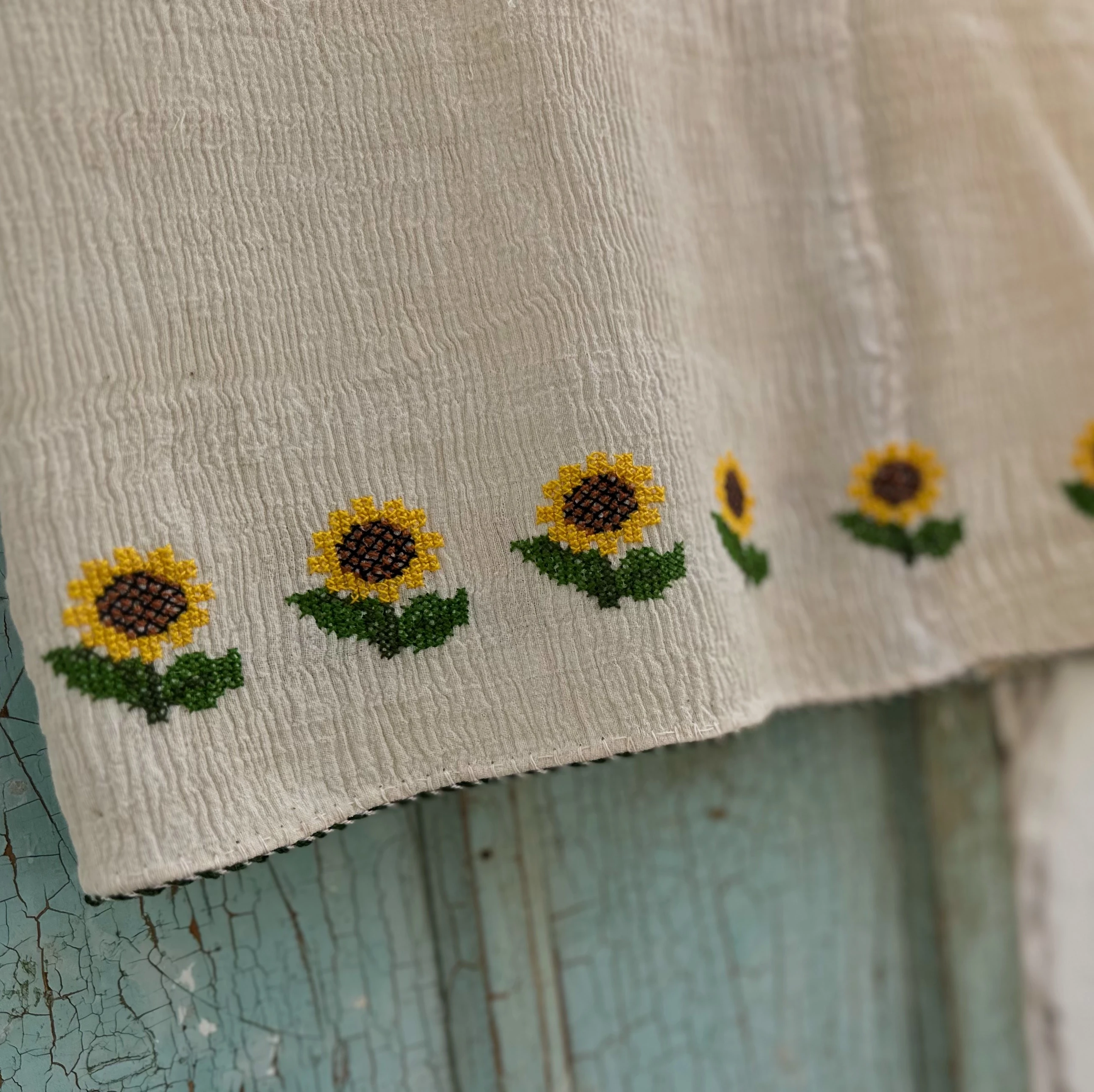 Ayçiçeği El Nakışlı Dokuma Yelek (38 Beden)