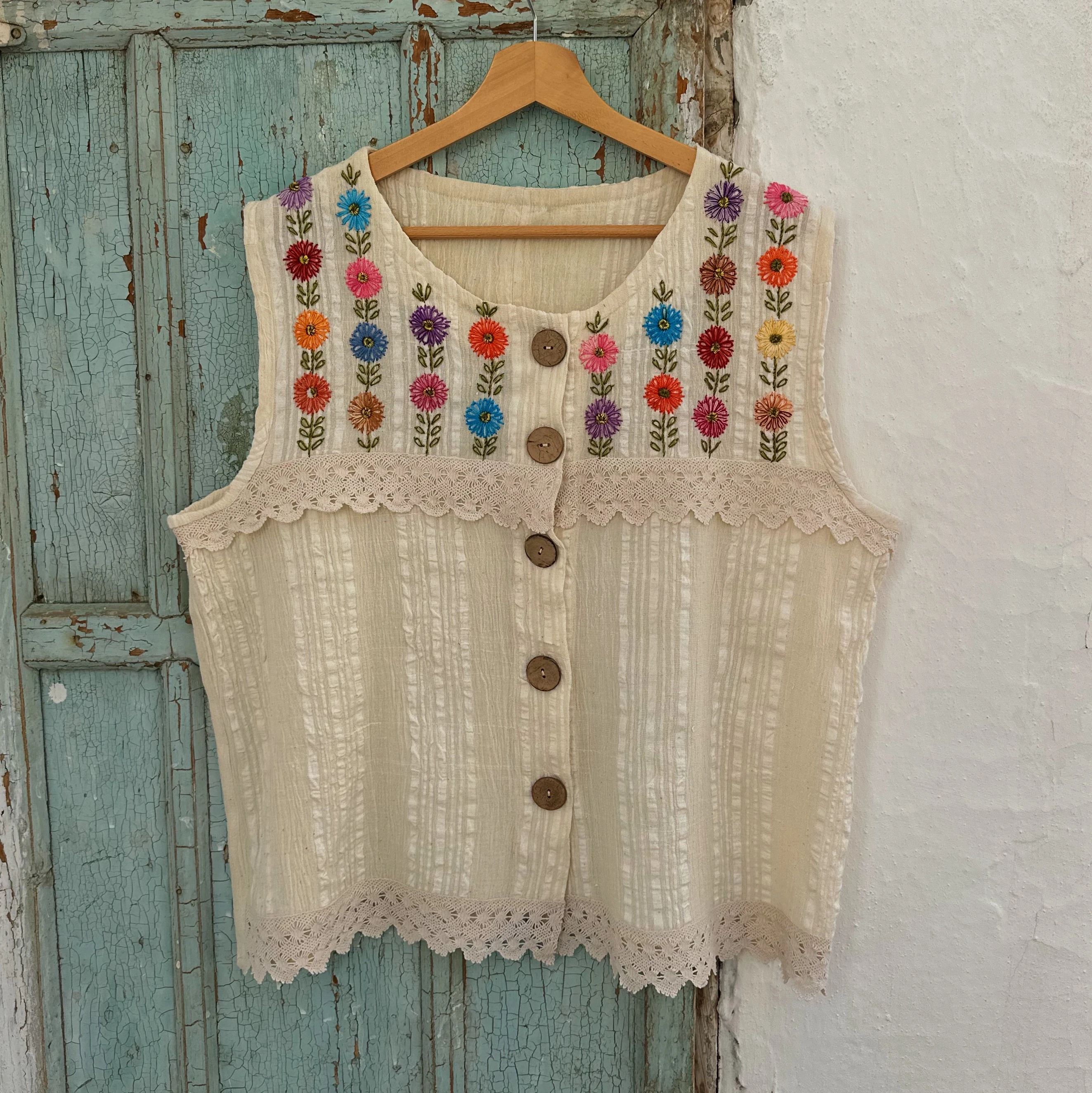 Çiçek İşlemeli Dokuma Yelek (46-48 Beden)