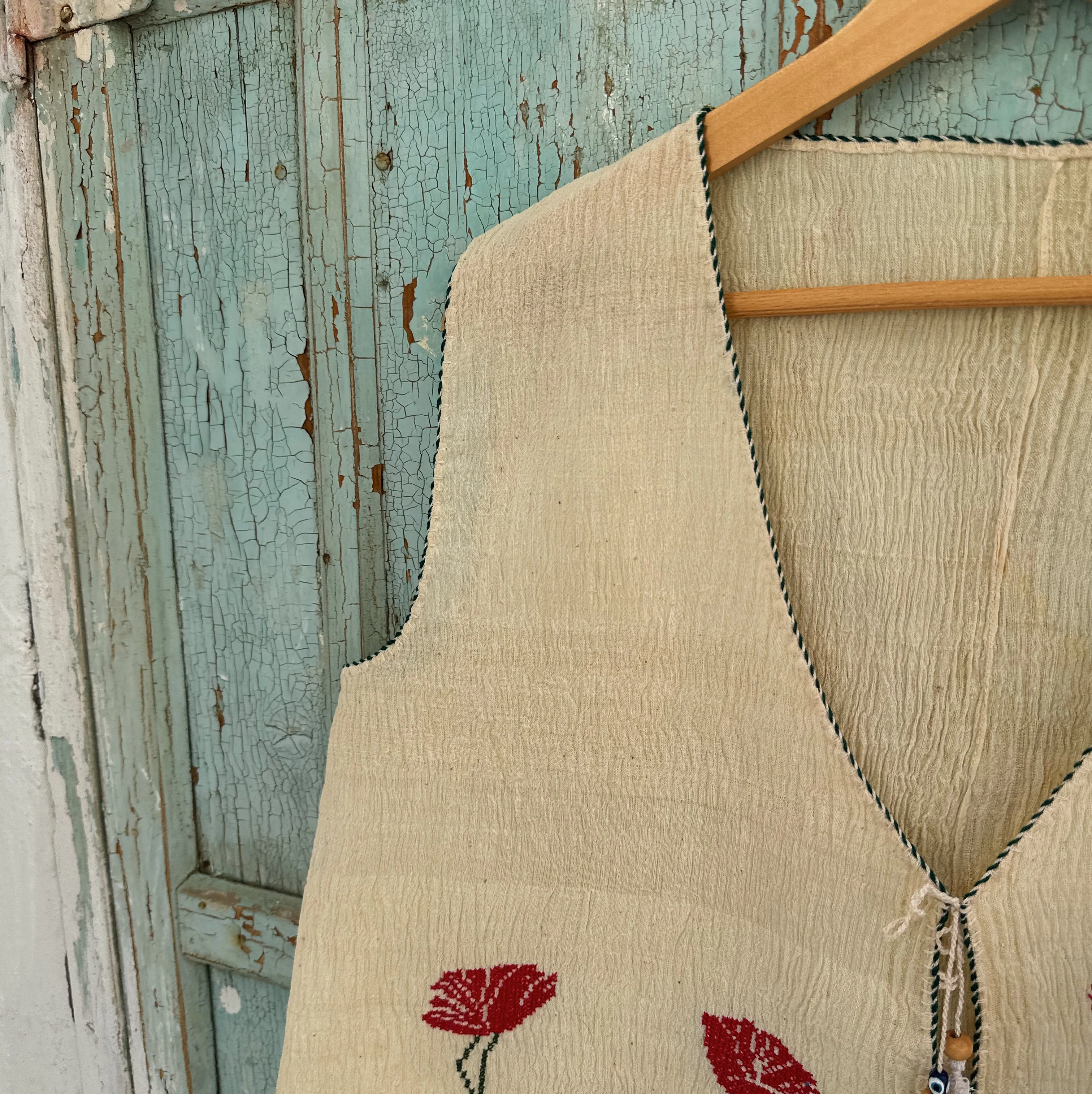 Gelincikler El Nakışlı Dokuma Yelek (42-44 Beden)