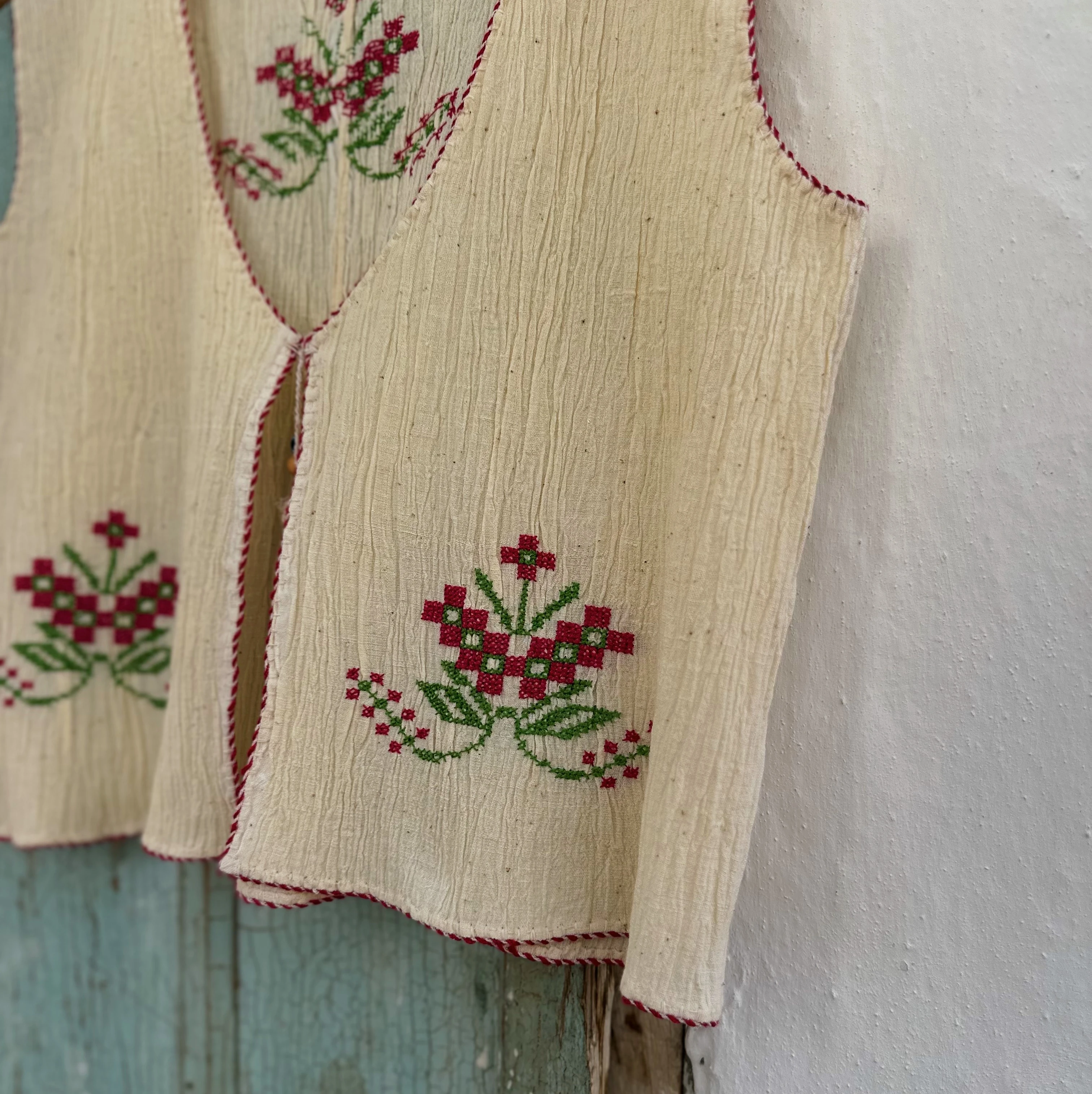 Etnik Çiçekler El Nakışlı Dokuma Yelek (36-38 Beden)