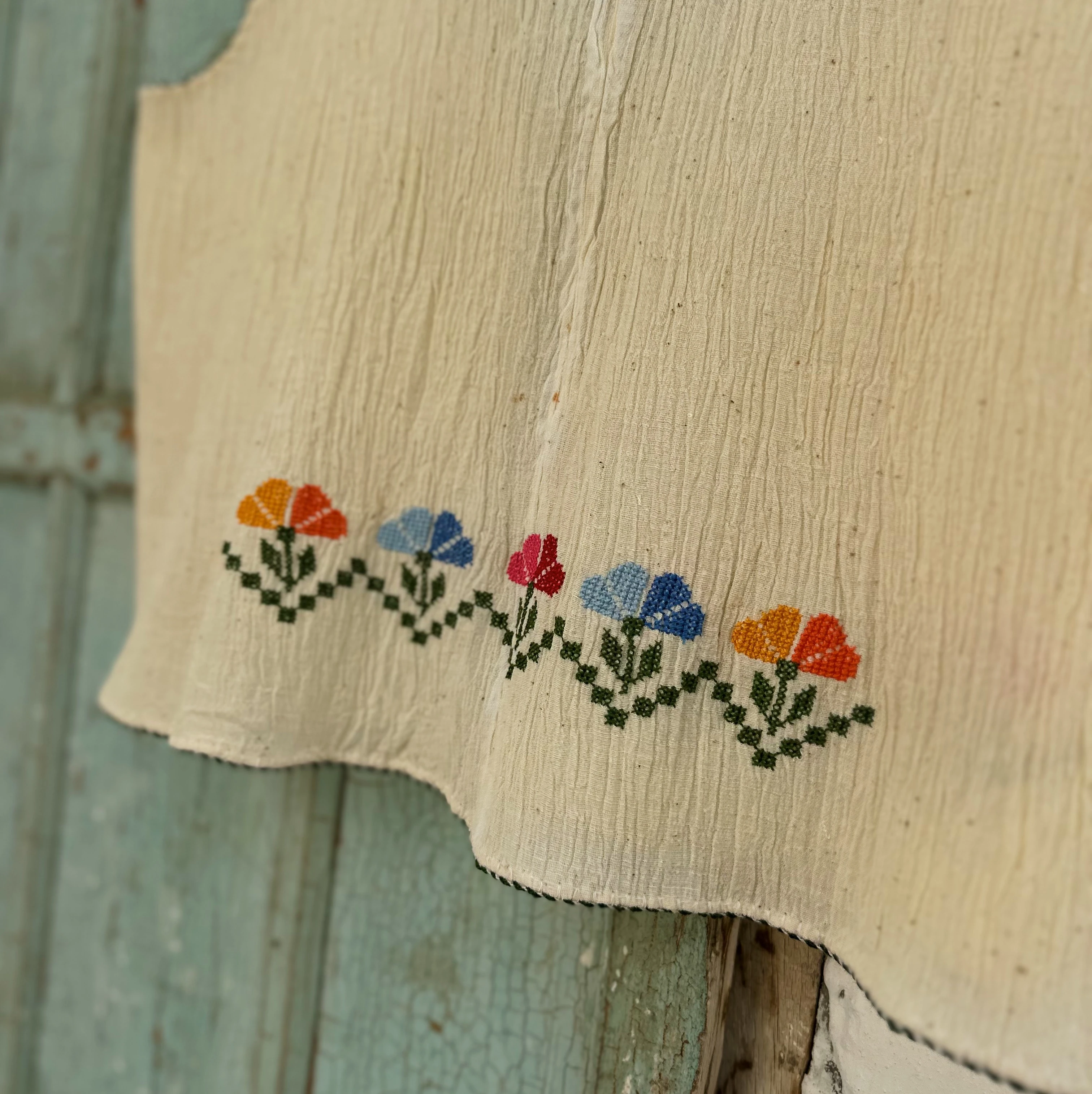 Lotus El Nakışlı Dokuma Yelek (38 Beden)