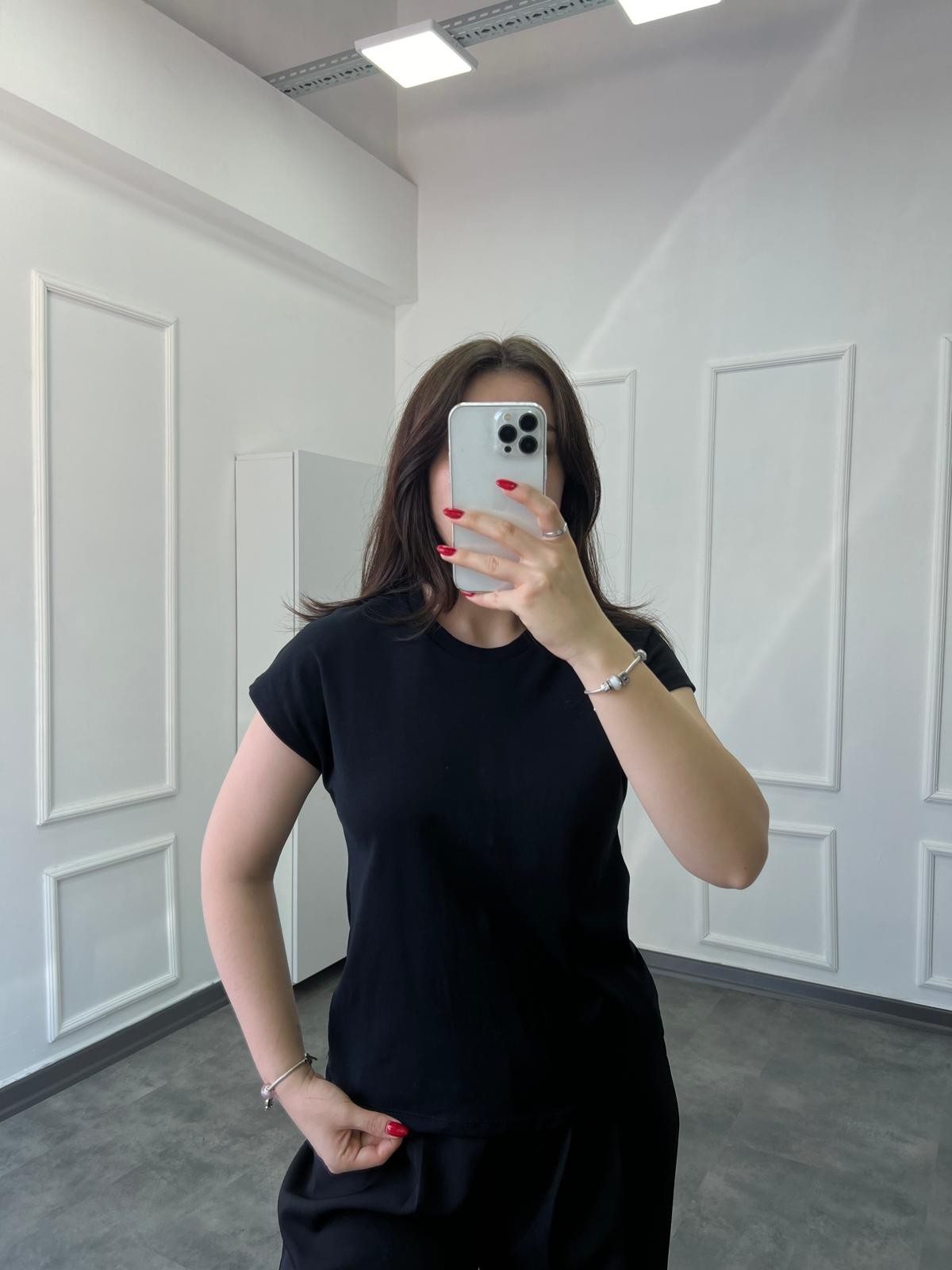 M.Dutti Kol Detaylı Siyah T-shirt