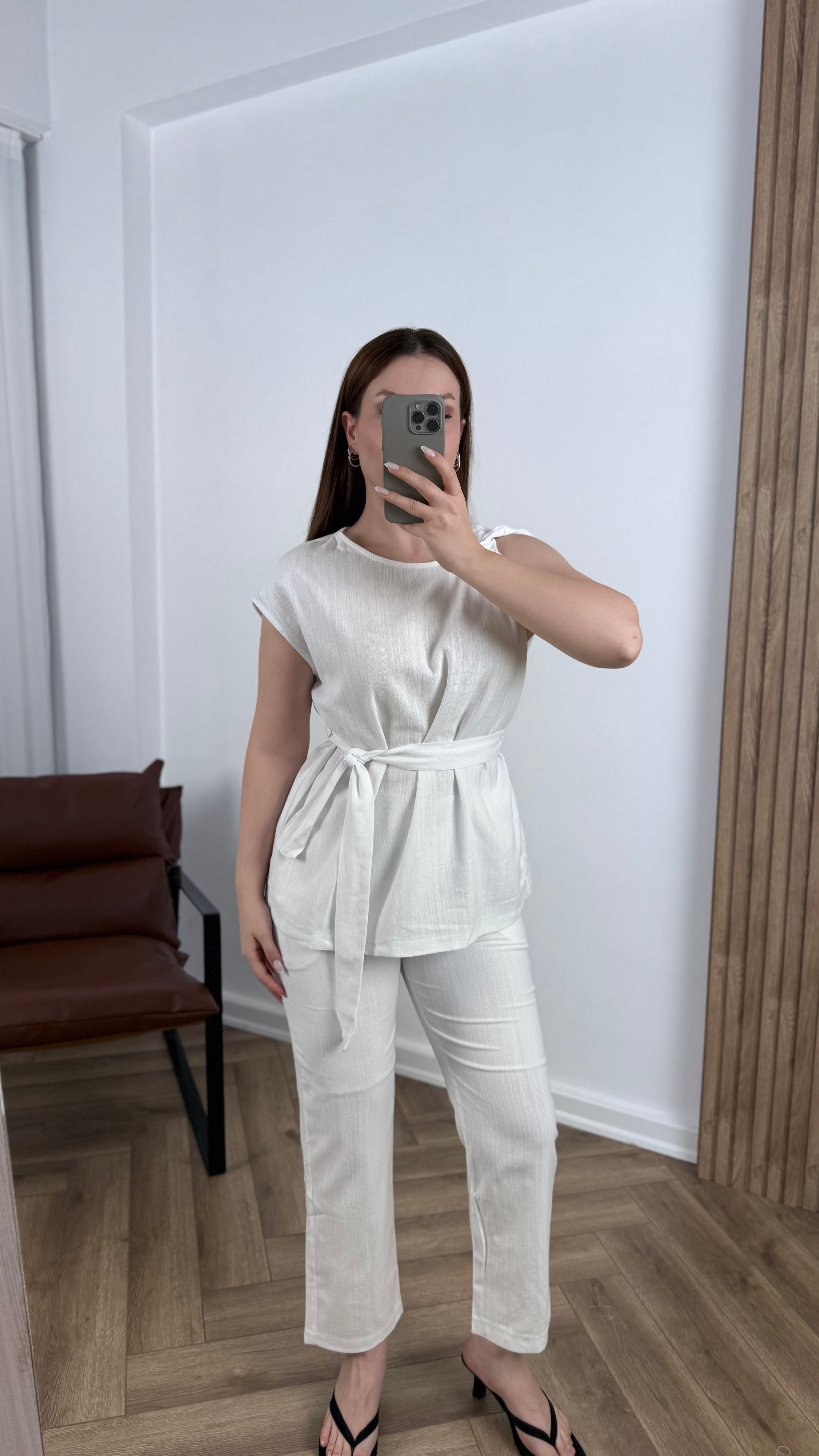 Yeni Sezon Premium Keten Bağlamalı Takım - Beyaz
