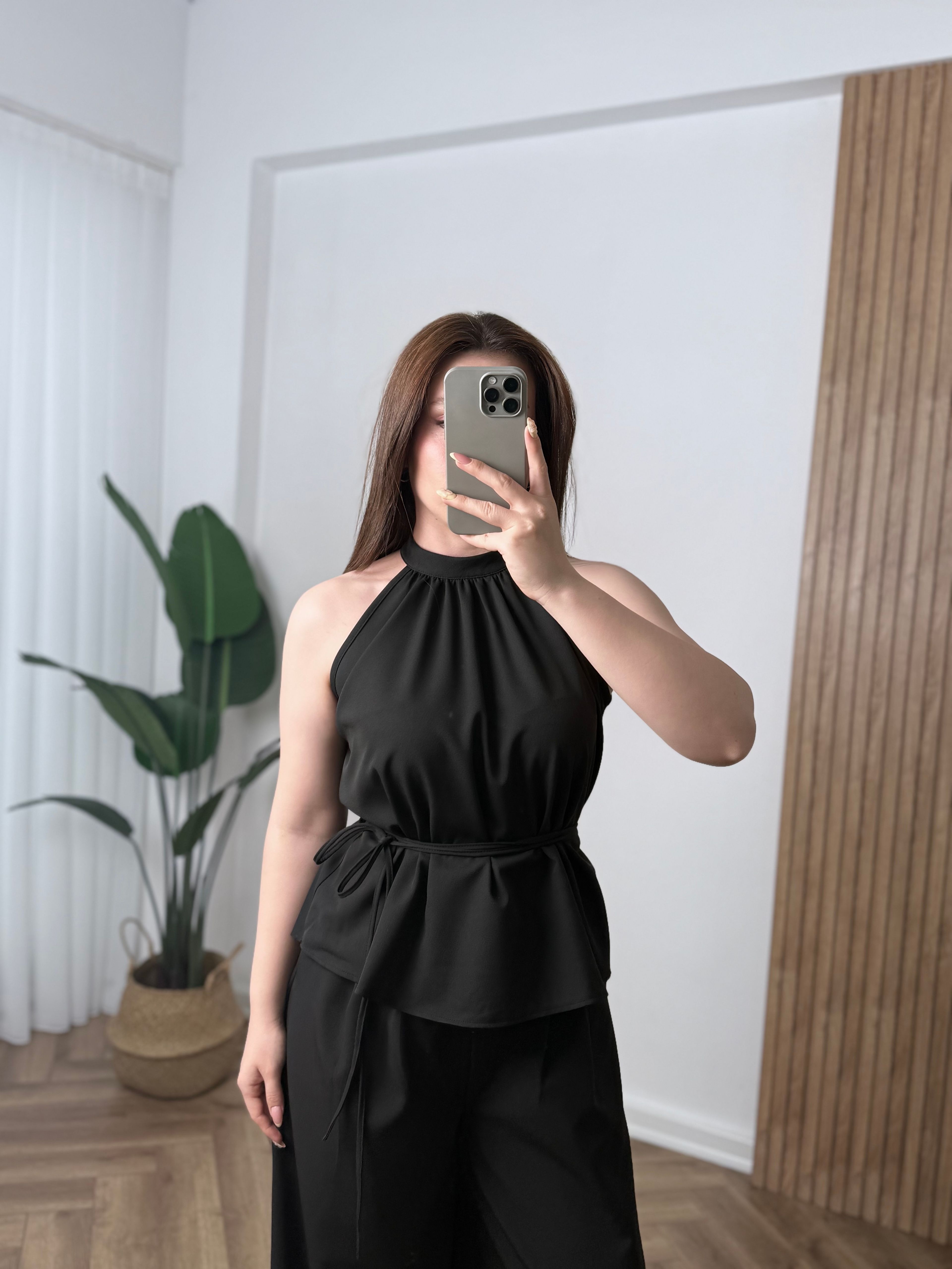 Halter Yaka İp Detaylı Şık Bluz
