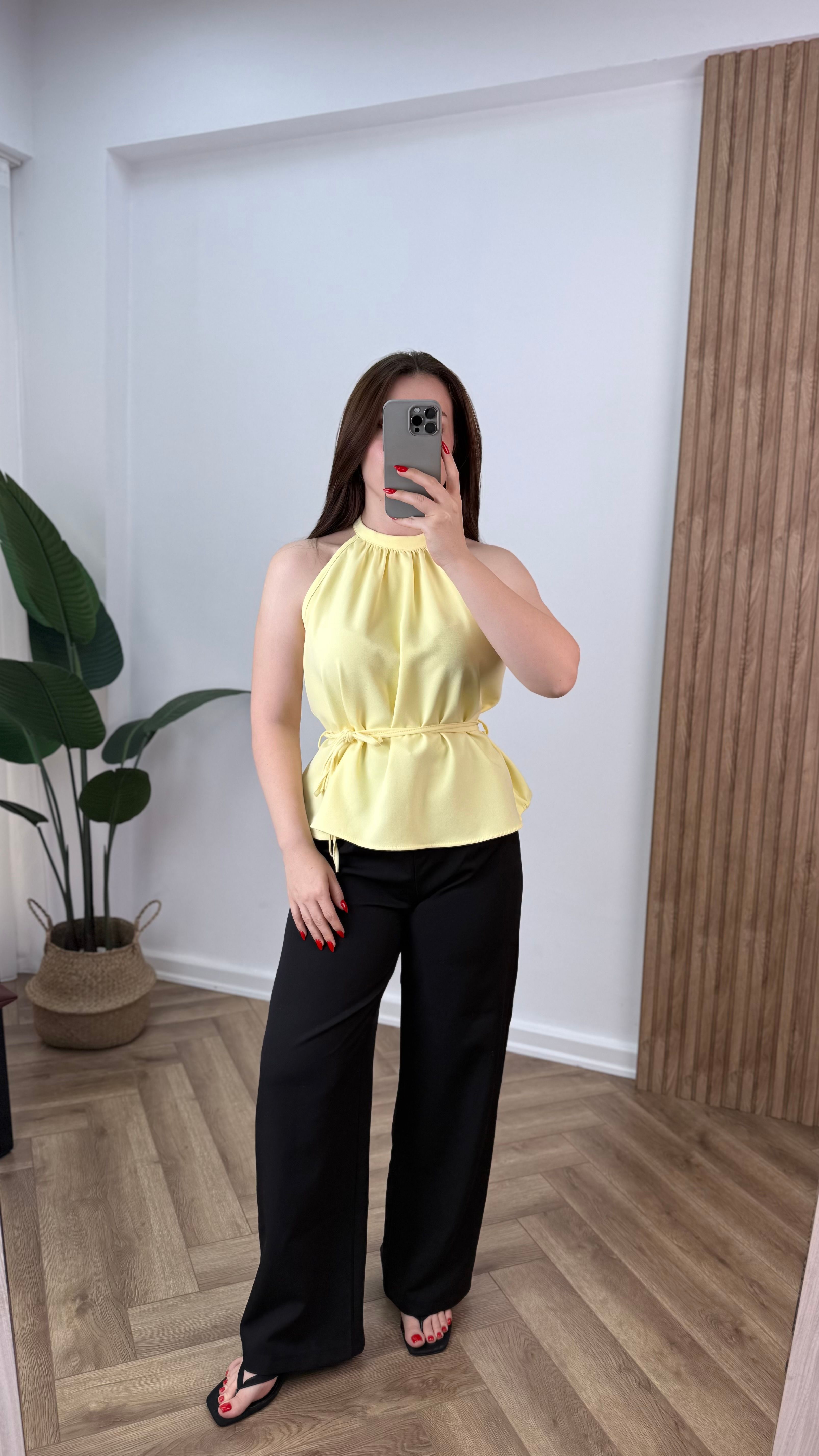 Halter Yaka İp Detaylı Şık Bluz