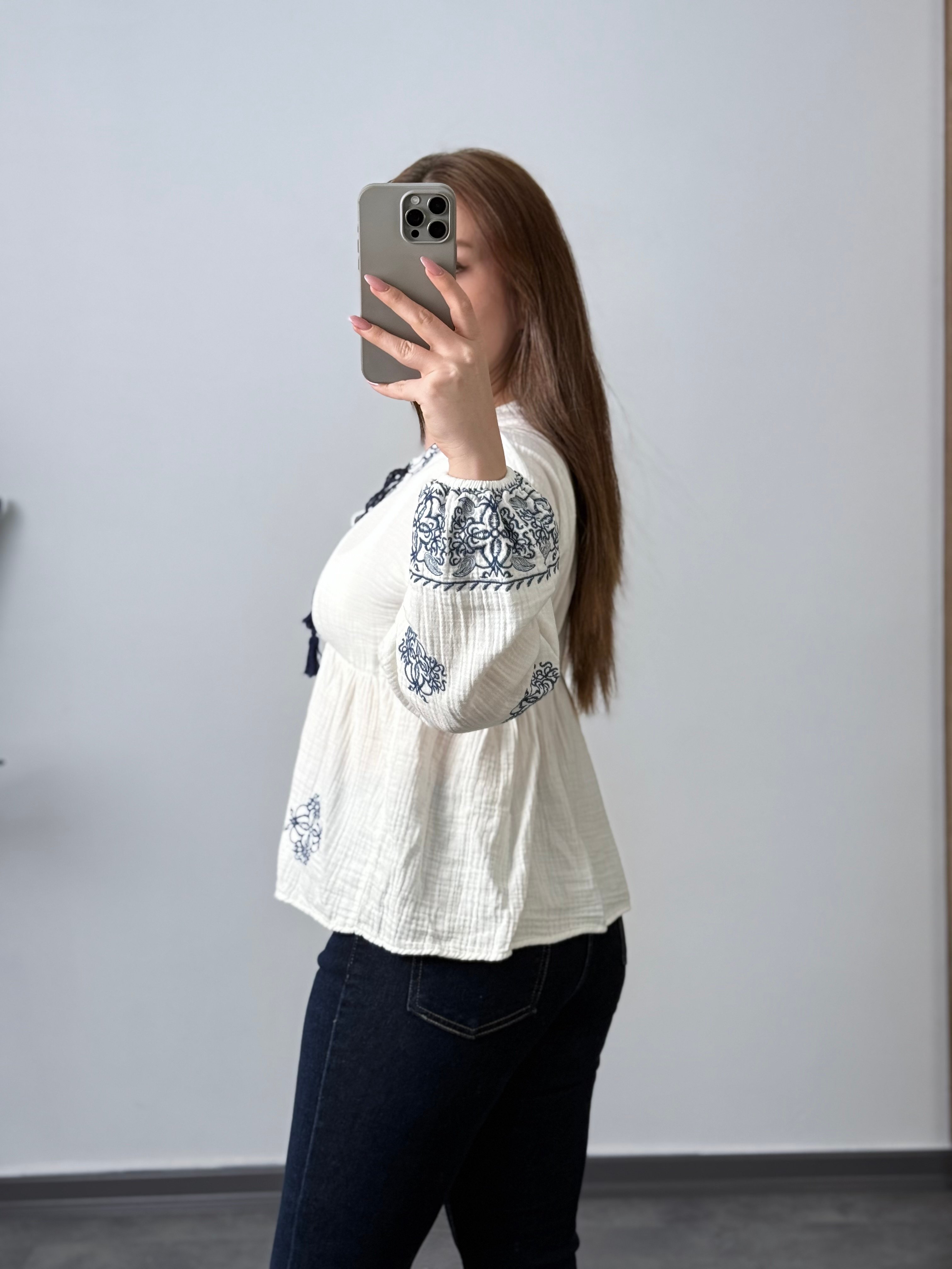 İşlemeli Müslin Bluz