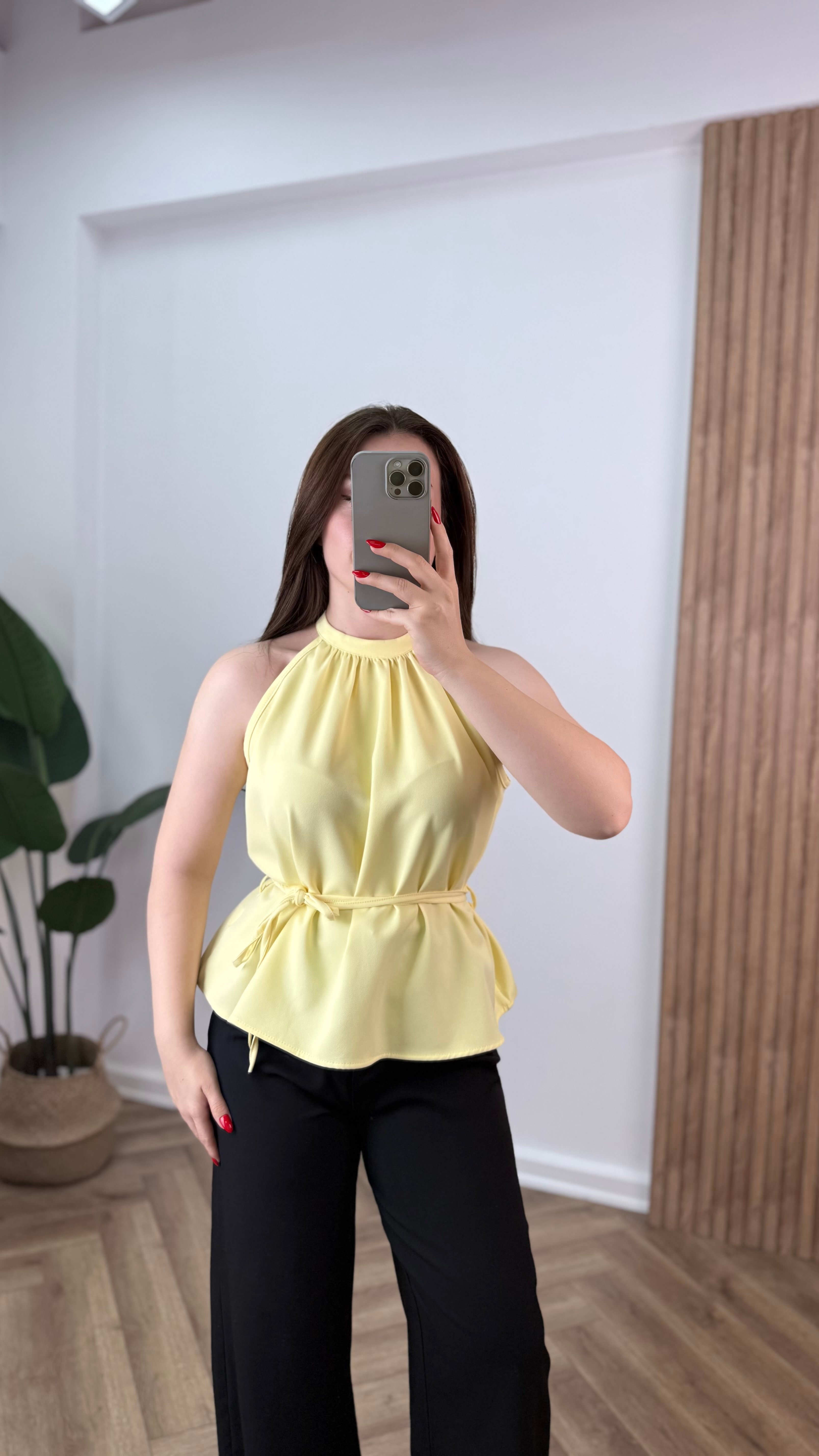 Halter Yaka İp Detaylı Şık Bluz