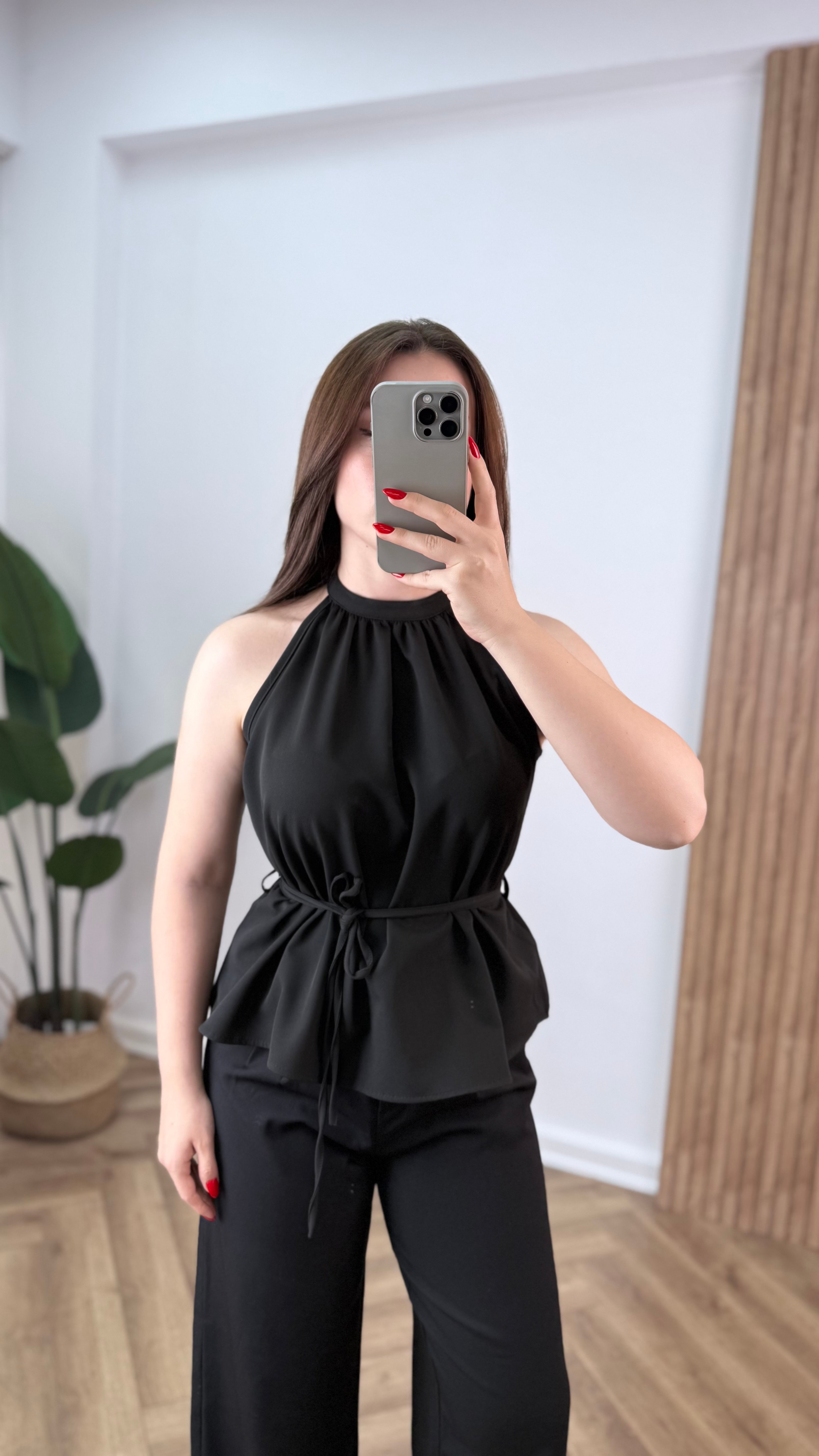 Halter Yaka İp Detaylı Şık Bluz
