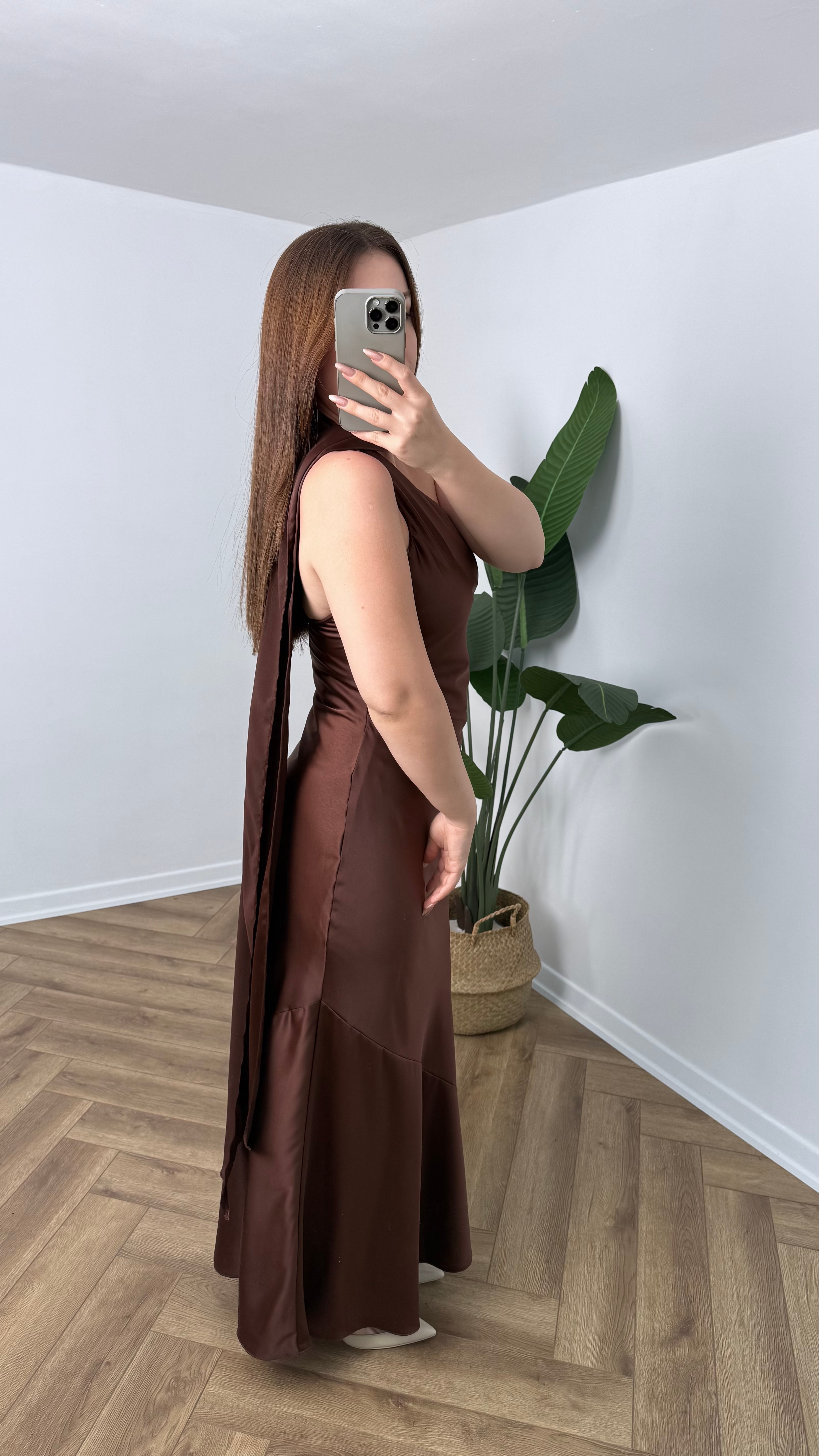 Yeni Sezon Premium Saten Boyun Detaylı Midi Elbise