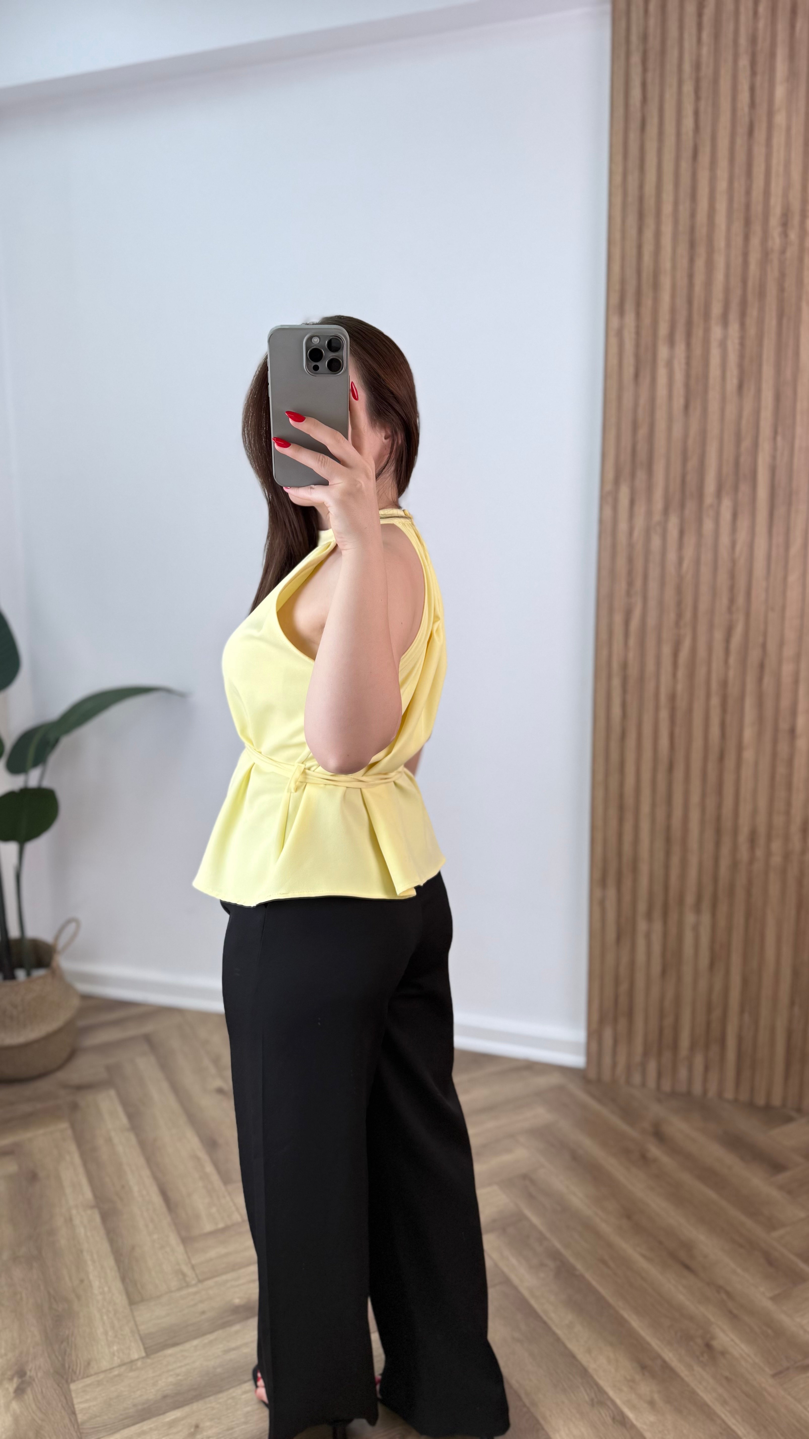 Halter Yaka İp Detaylı Şık Bluz
