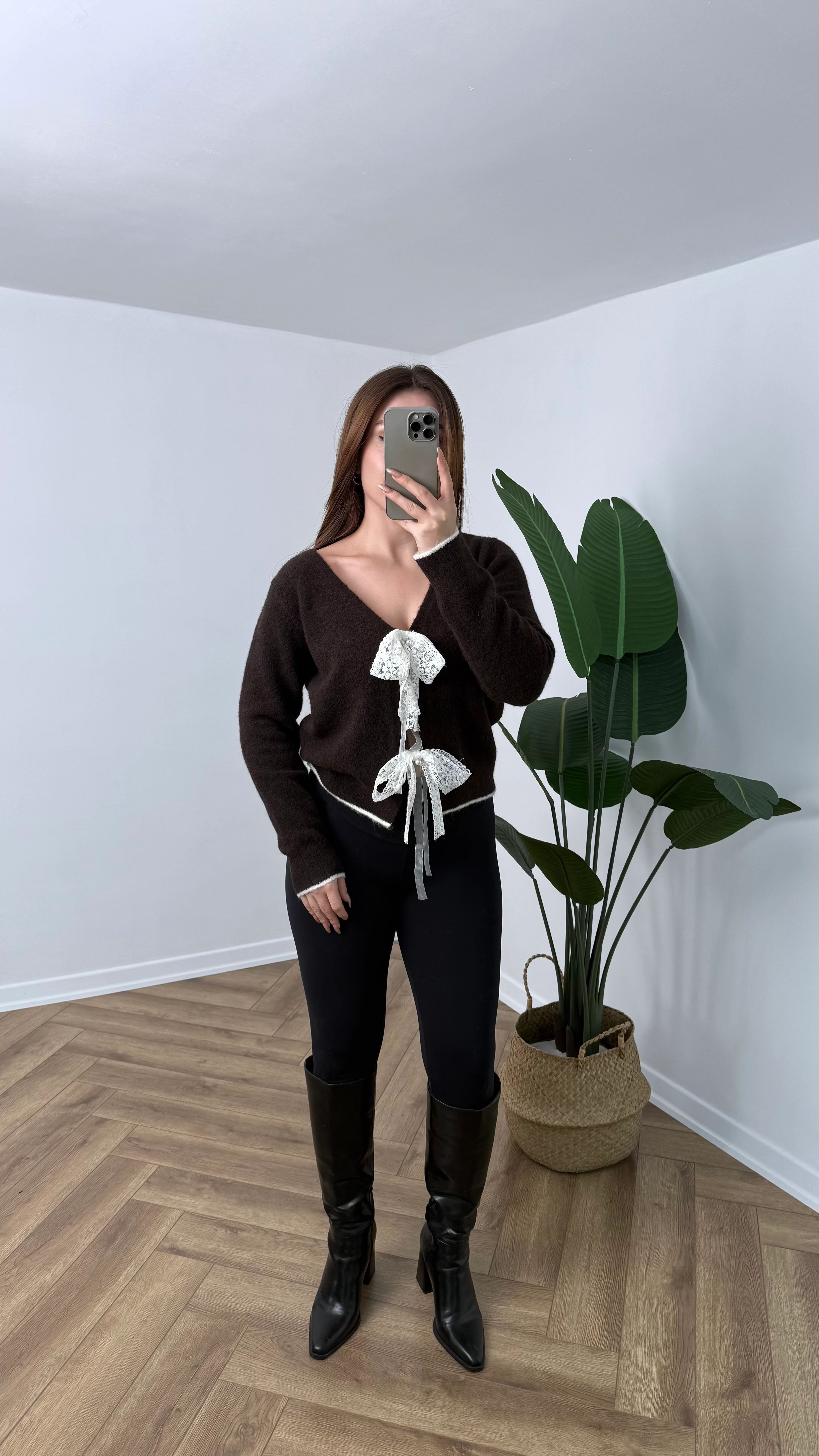 Yeni Sezon Dantel Kurdeleli Yumoş V Yaka Hırka