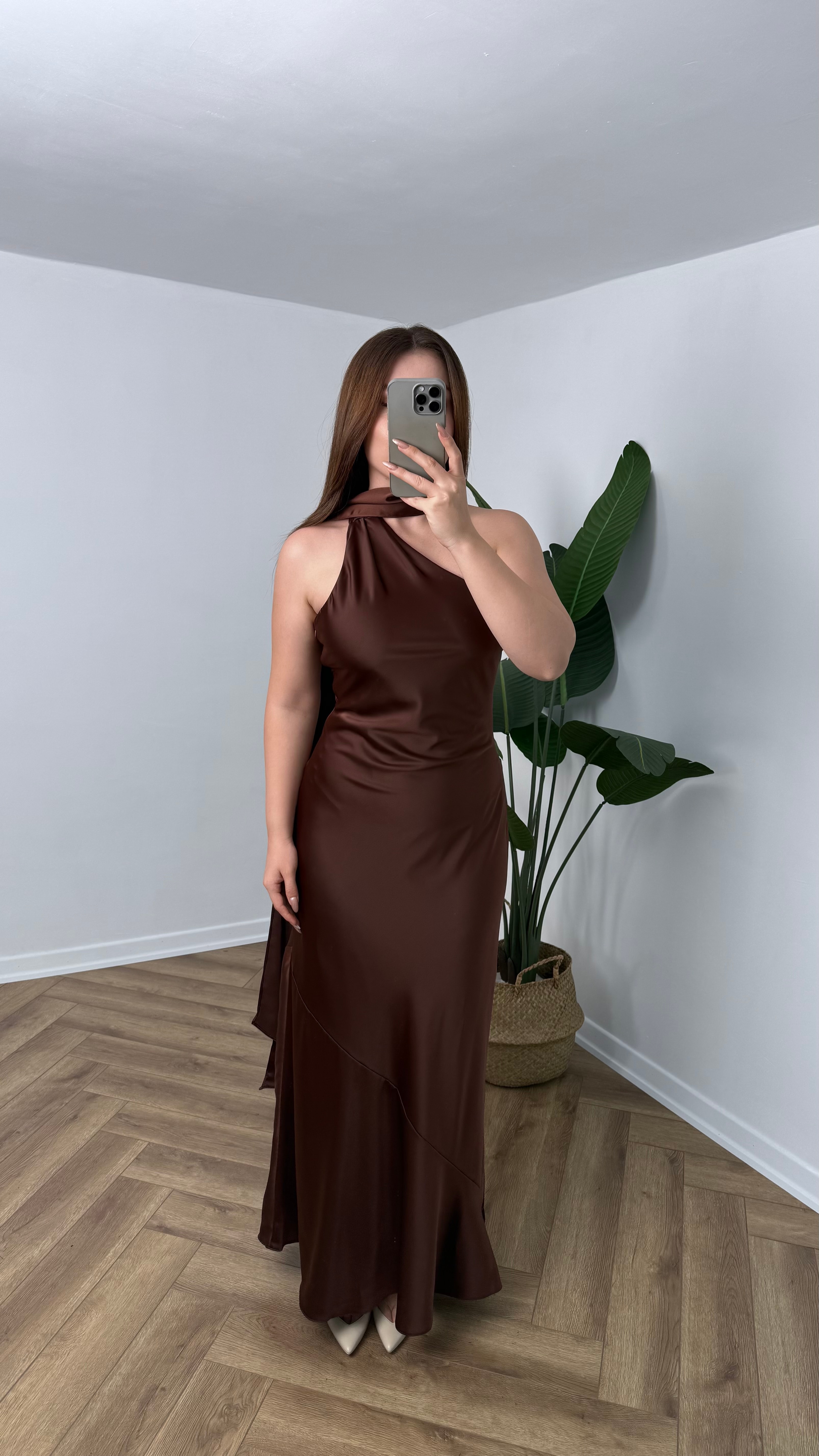 Yeni Sezon Premium Saten Boyun Detaylı Midi Elbise