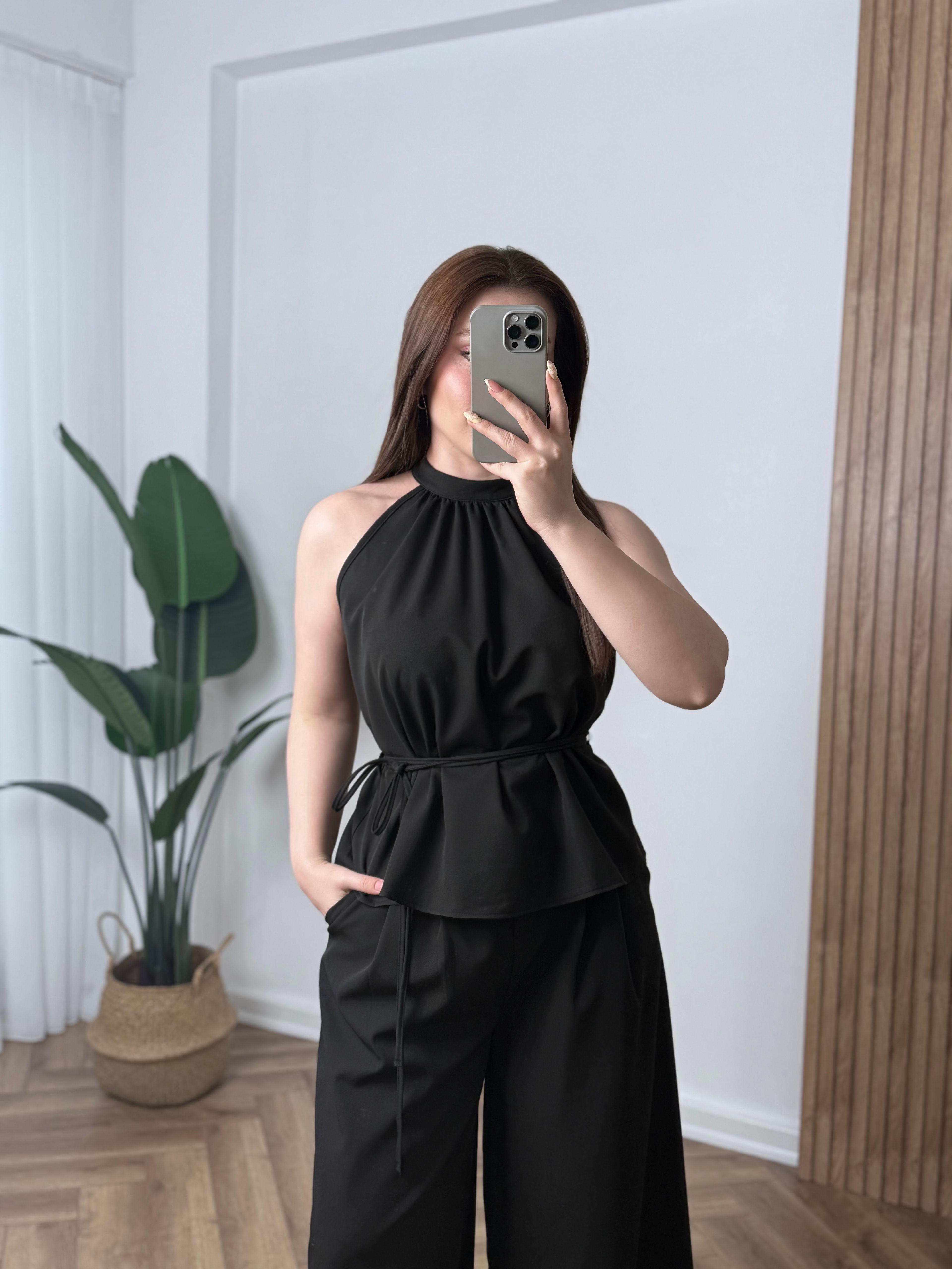 Halter Yaka İp Detaylı Şık Bluz