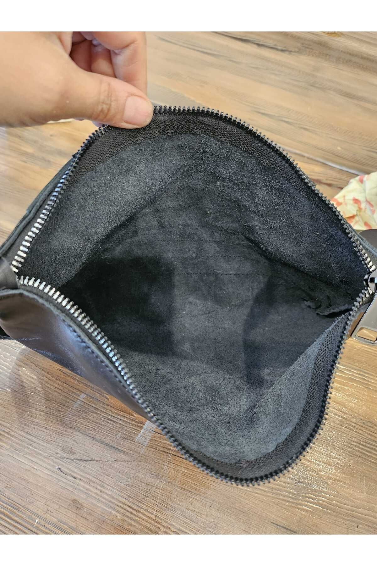 DORA SİYAH YAPRAKLI CLUTCH
