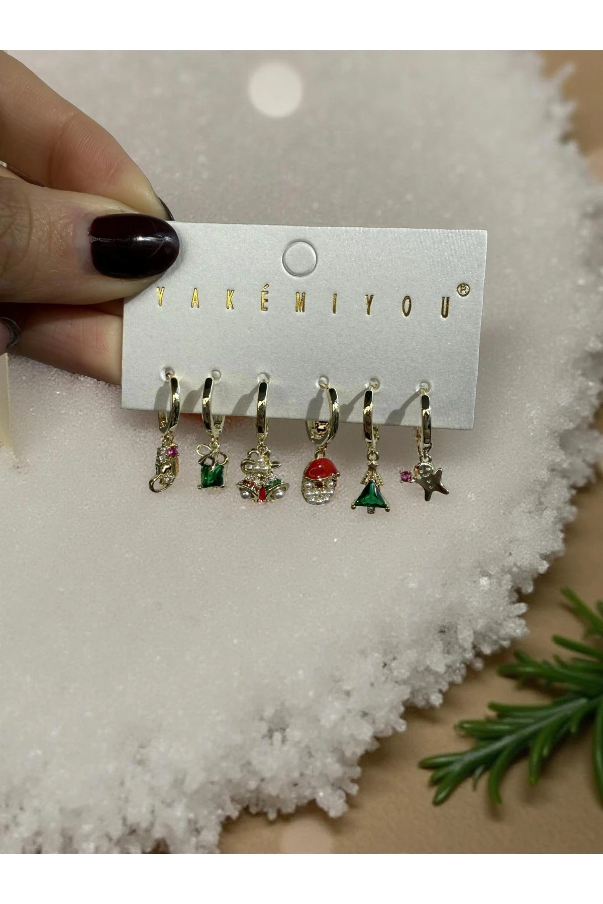 6’lı Yılbaşı Konsept Tekli Küpe Seti – Hediye Paketi / Noel Şapkası / Yılbaşı Ağacı / Çan Figürlü