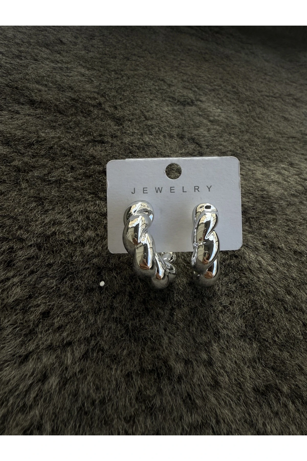 Parlak Çelik Halka Küpe – Kararma Yapmaz, Zarif ve Şık Tasarım