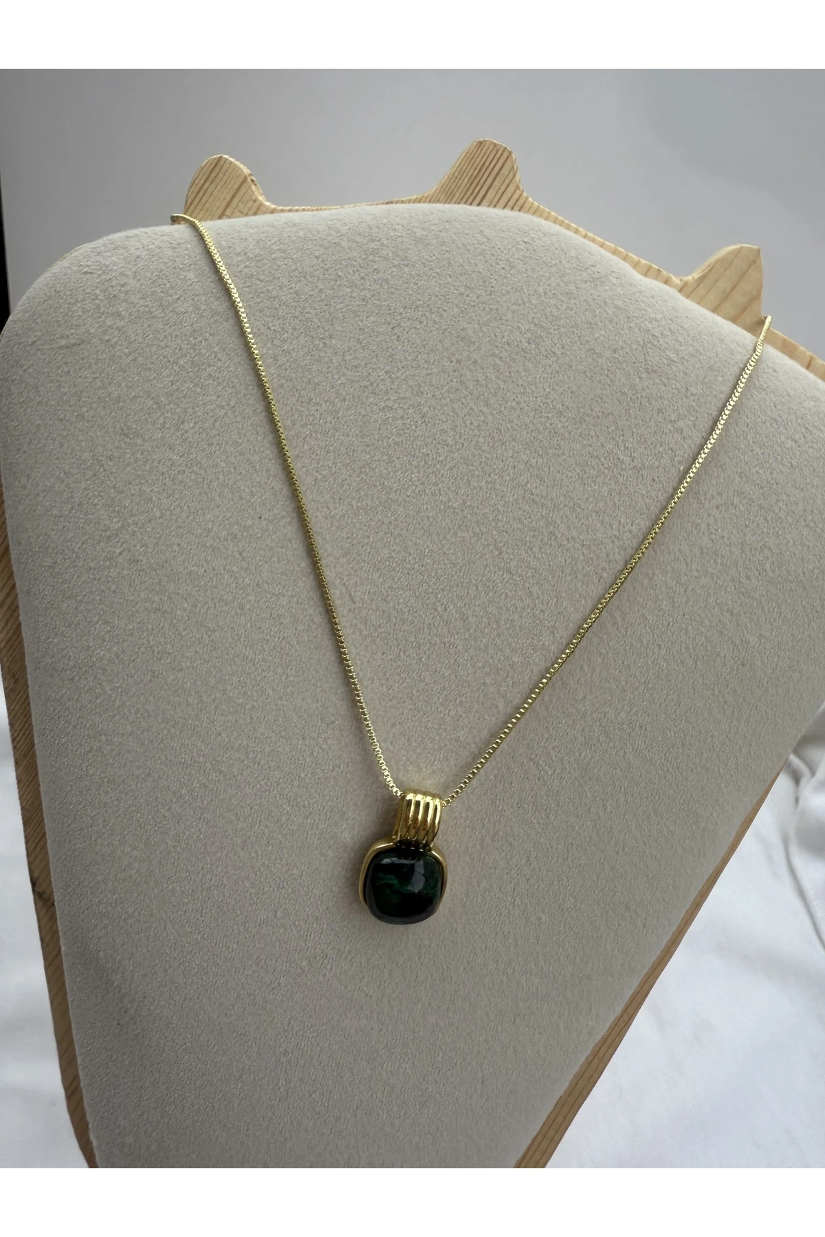 Gold Zincirli Bordo/Yeşil Taş Kolye