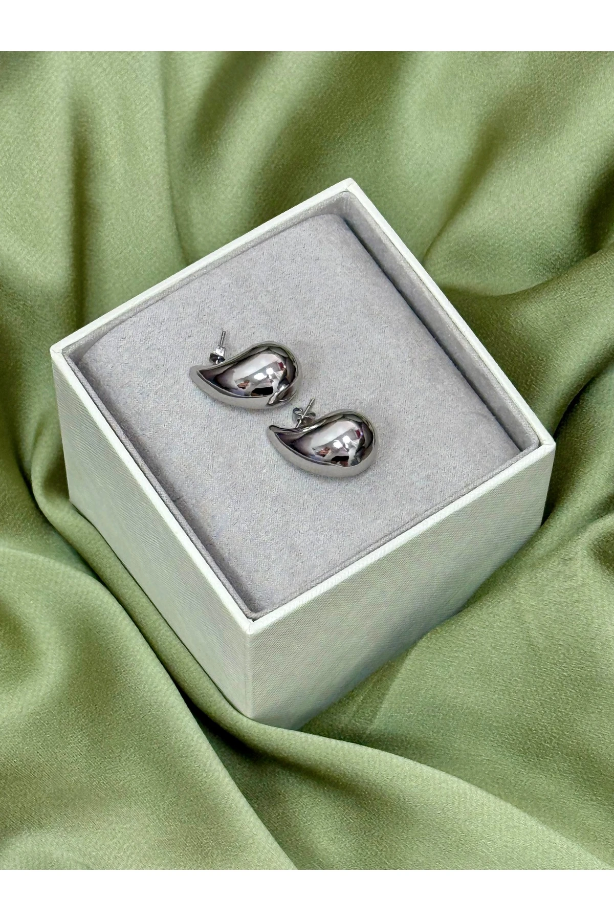 Kadın Damla Formlu Çelik Küpe - Gümüş Renk