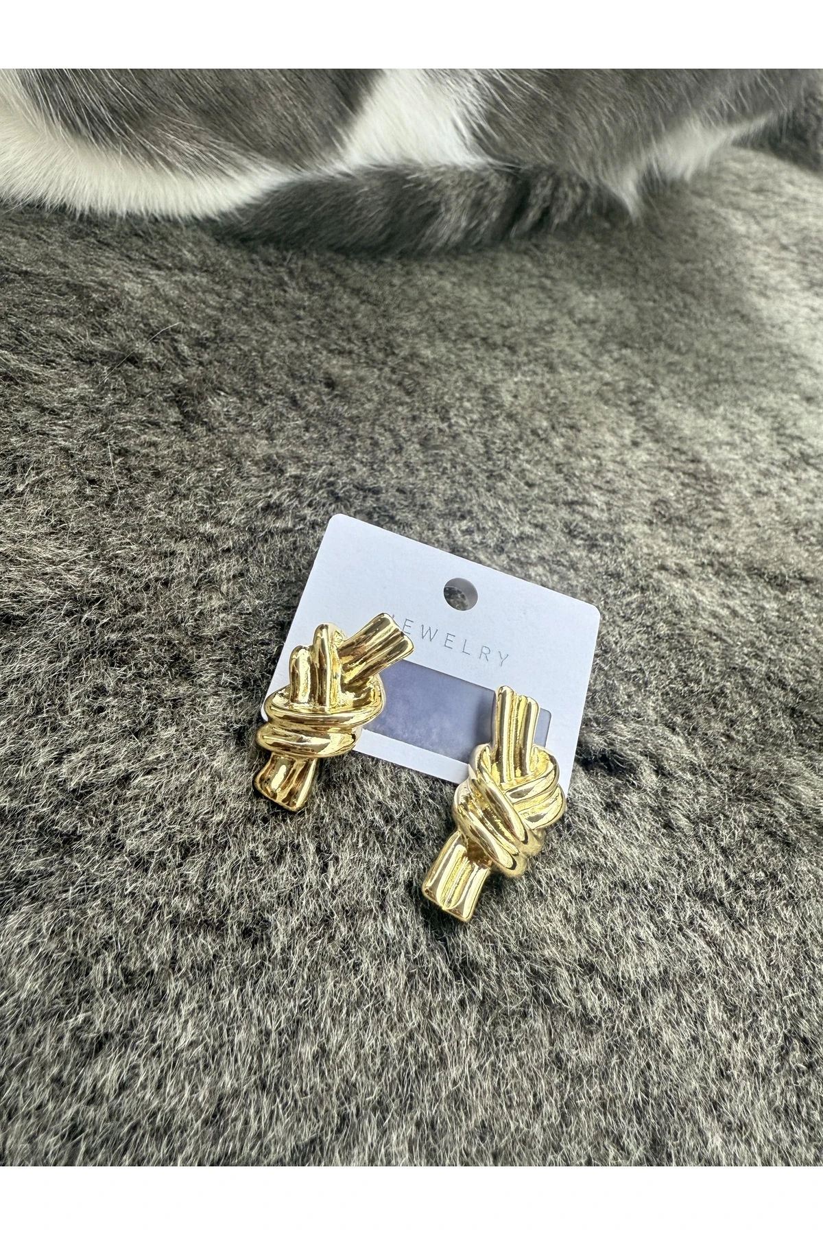 Altın Renk Kalın Düğümlü Çelik Küpe