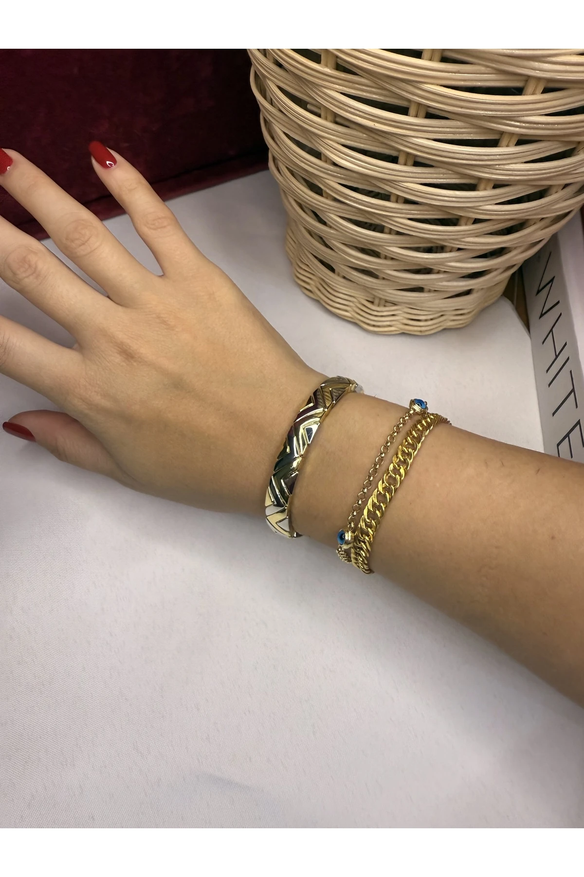 Altın ve Gümüş Renk Geometrik Desenli Çelik Bileklik