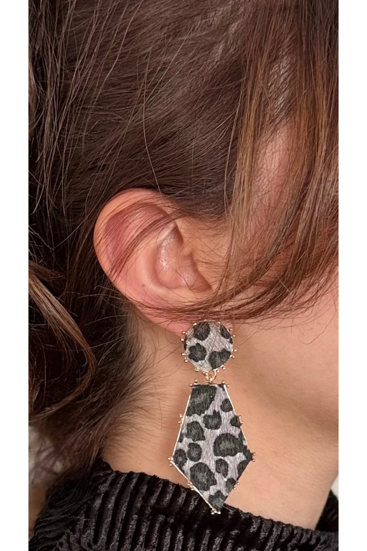 Leopar Desenli, Gold Detaylı Sarkıt Küpe