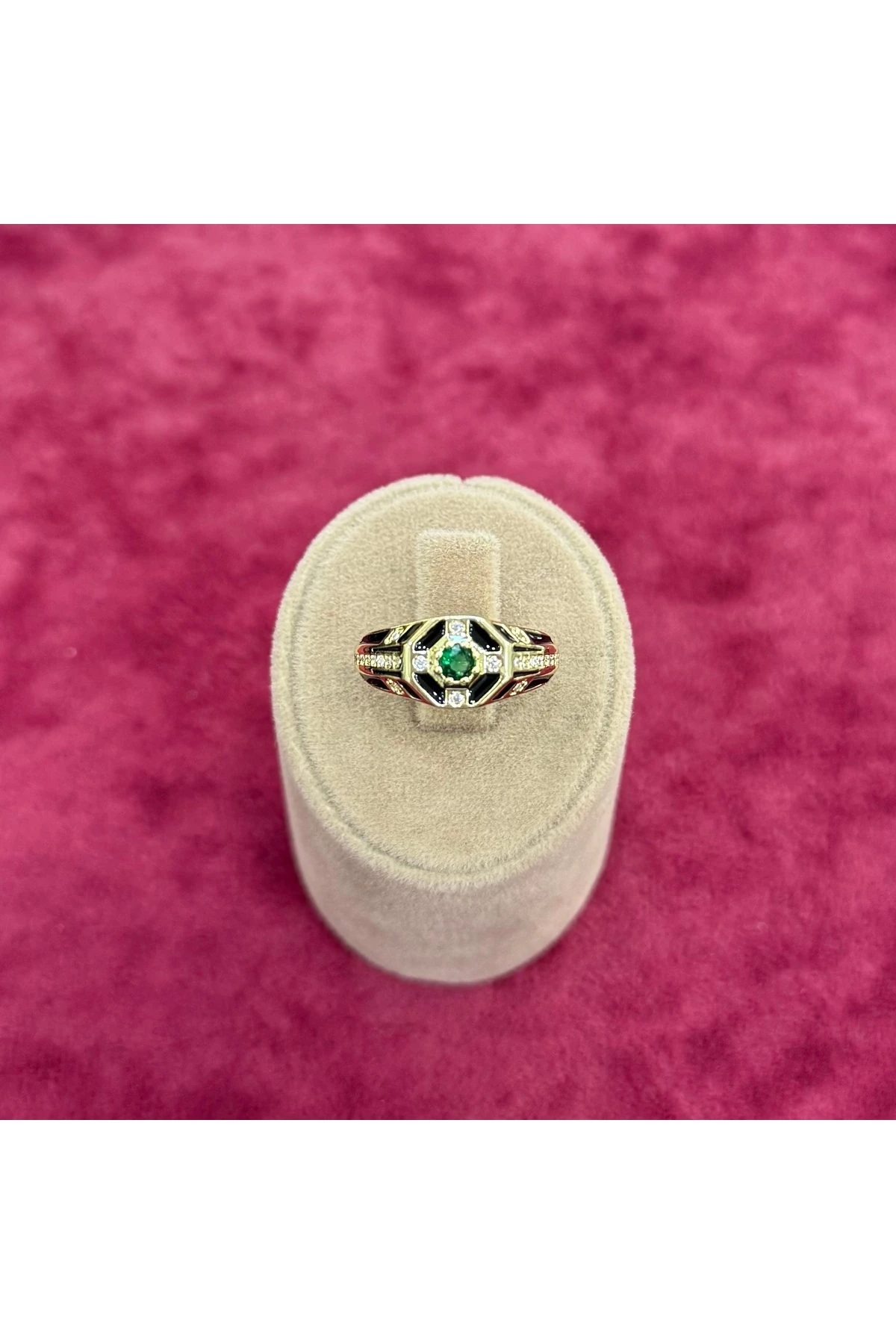 Kadın Çelik Yeşil Taşlı Siyah Detaylı Ayarlanabilir Yüzük – Özel Tasarım