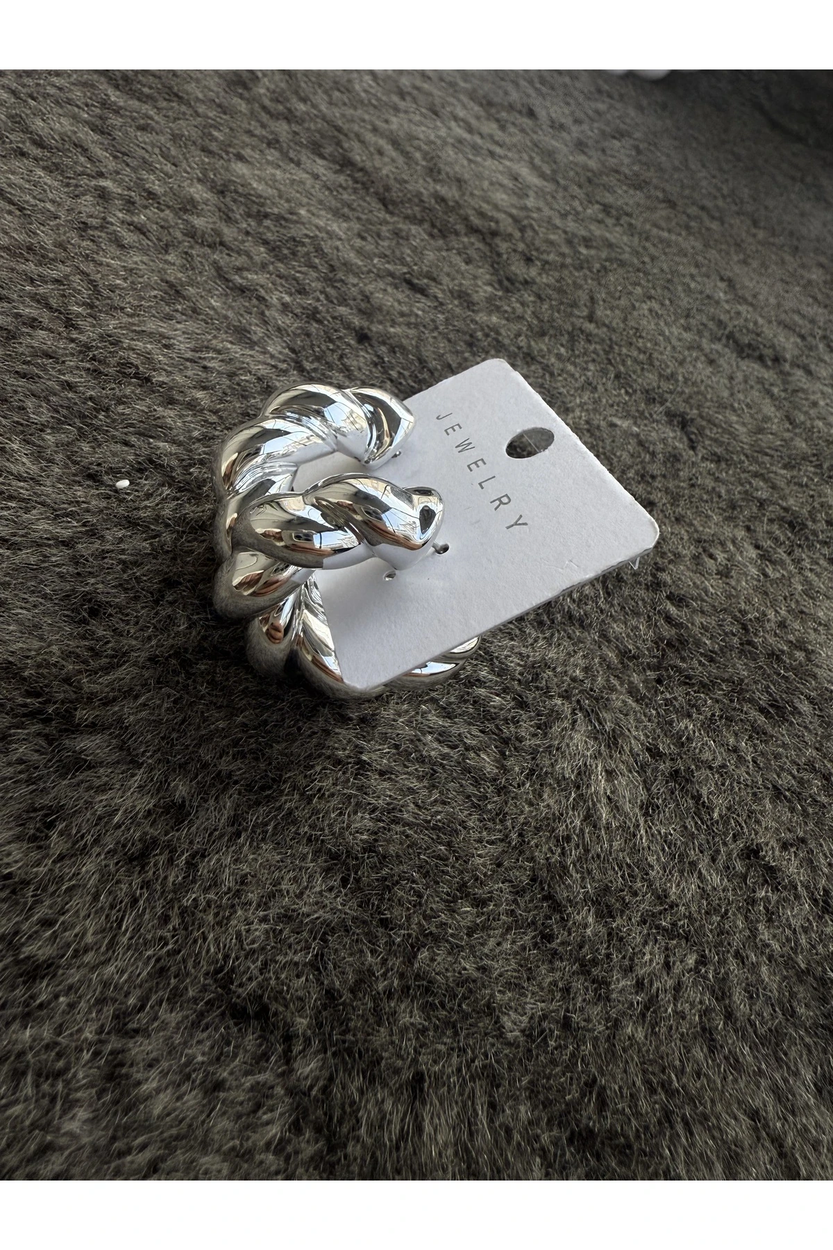 Parlak Çelik Halka Küpe – Kararma Yapmaz, Zarif ve Şık Tasarım