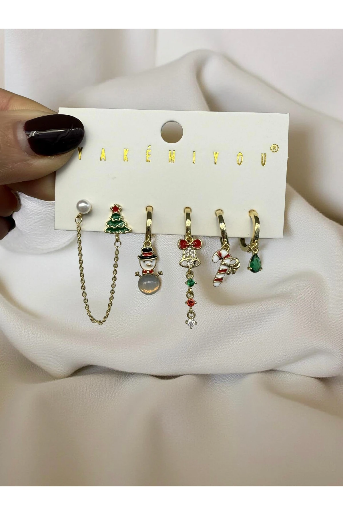 5’li Yılbaşı Konsept Tekli Küpe Seti – Altın Renk – Noel / Kardan Adam / Şeker Kamışı / İnci Zincir