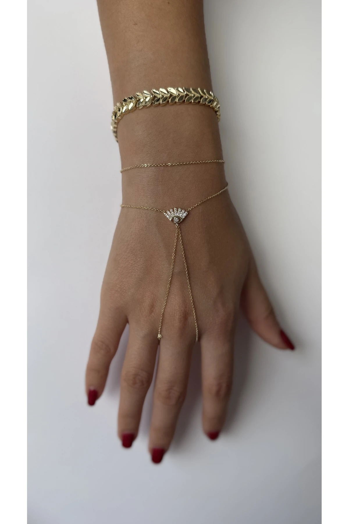 Altın Renk Taşlı Fan Detaylı Zincir El Bilekliği – Şık & Ayarlanabilir