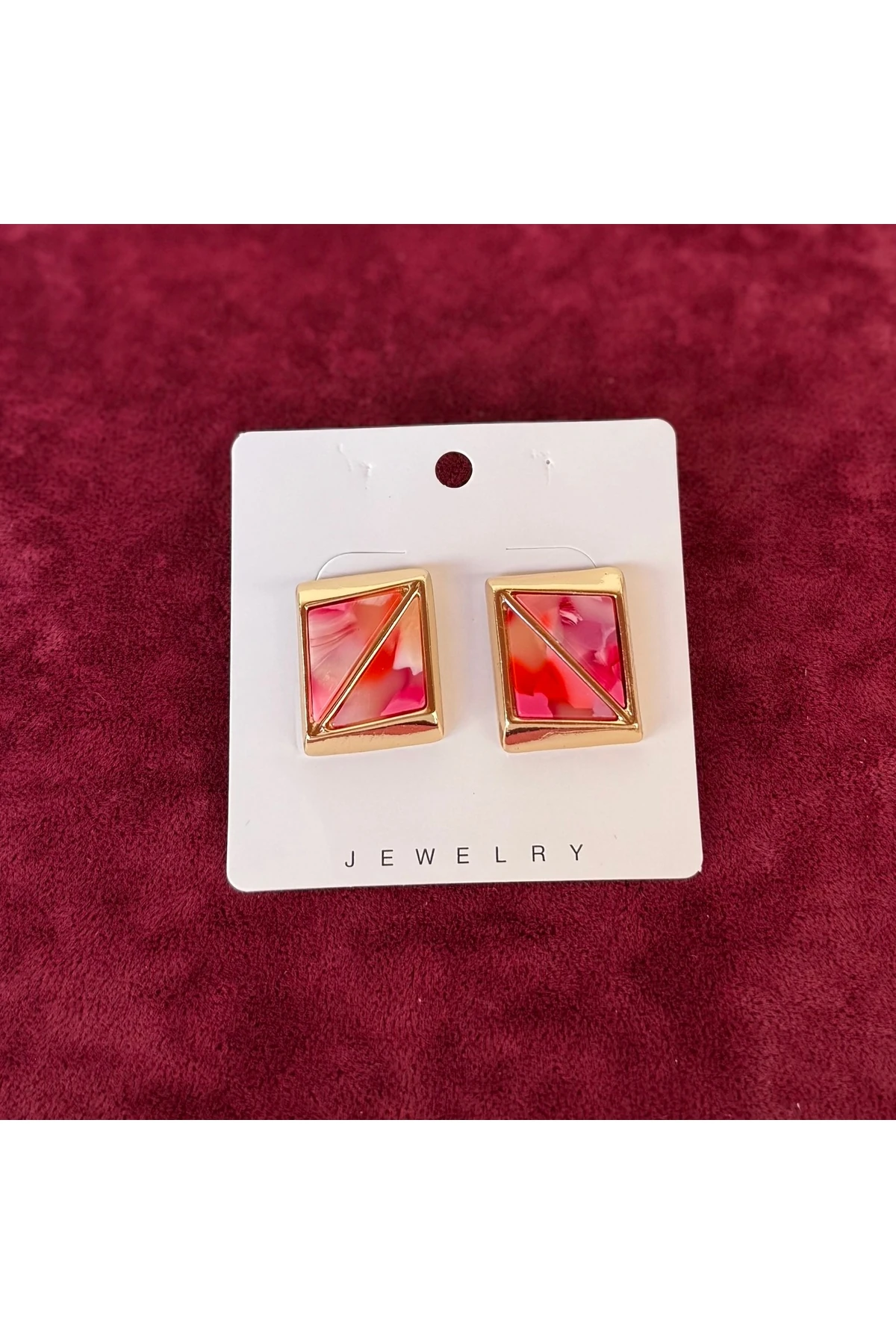 Geometrik Kare Altın Çerçeveli Renkli Küpe – Modern ve Enerjik Tasarım