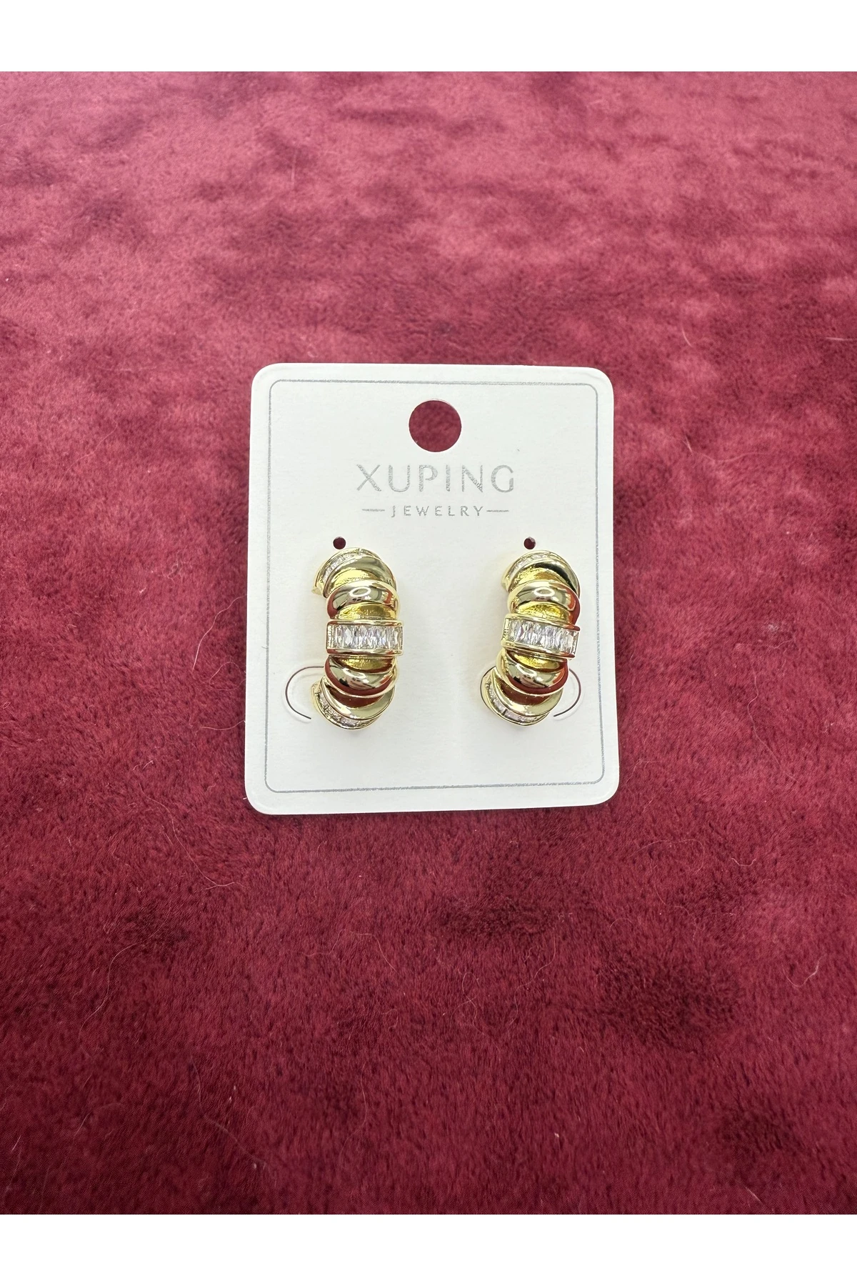 Altın Renk Taş Detaylı Halka Form Kadın Küpe