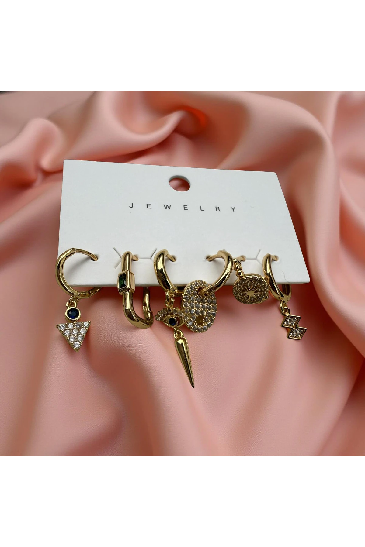 Altın Renk Yeşil Taş Detaylı 5’li Küpe Seti