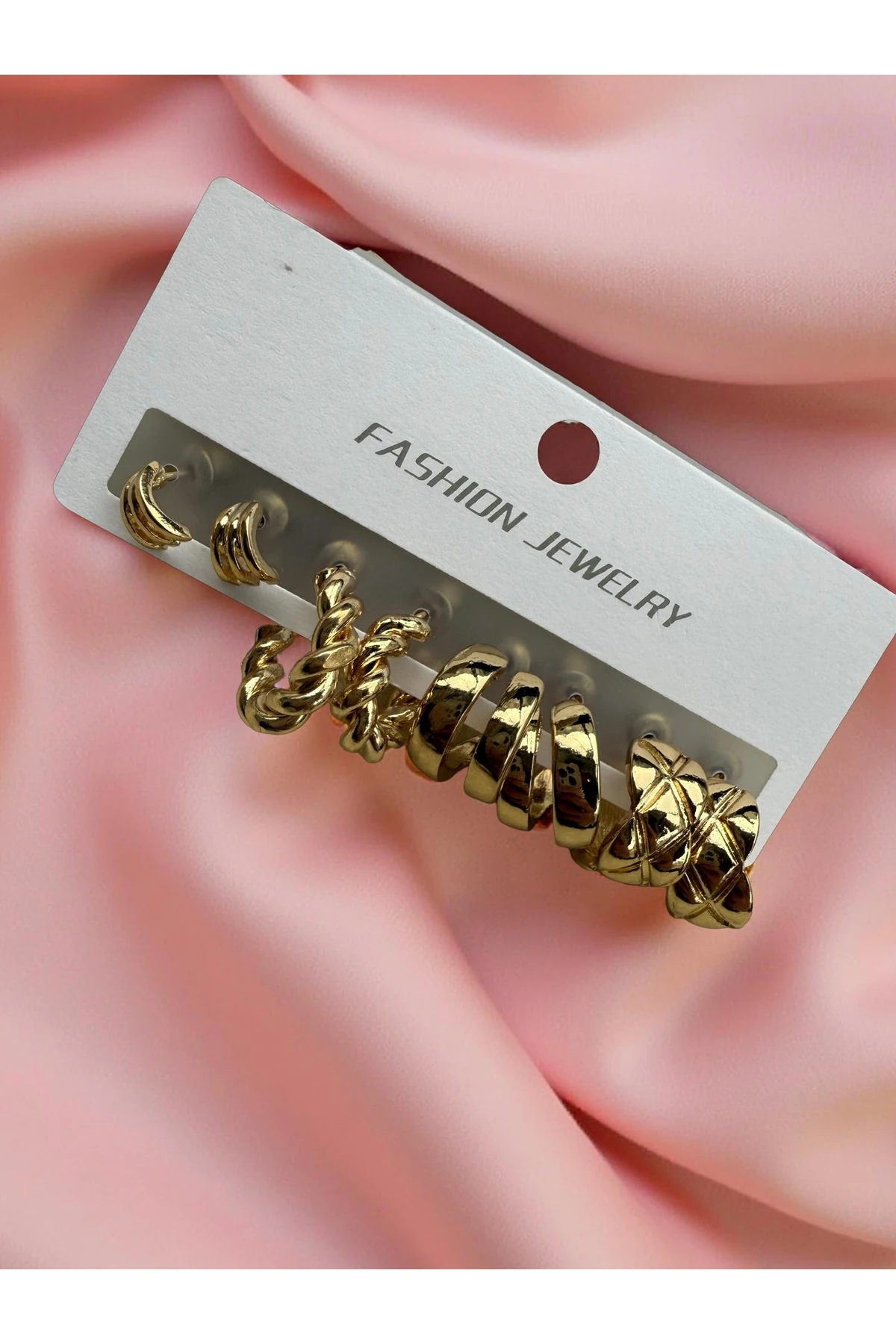 Altın Renk Halka Model 4’lü Küpe Seti