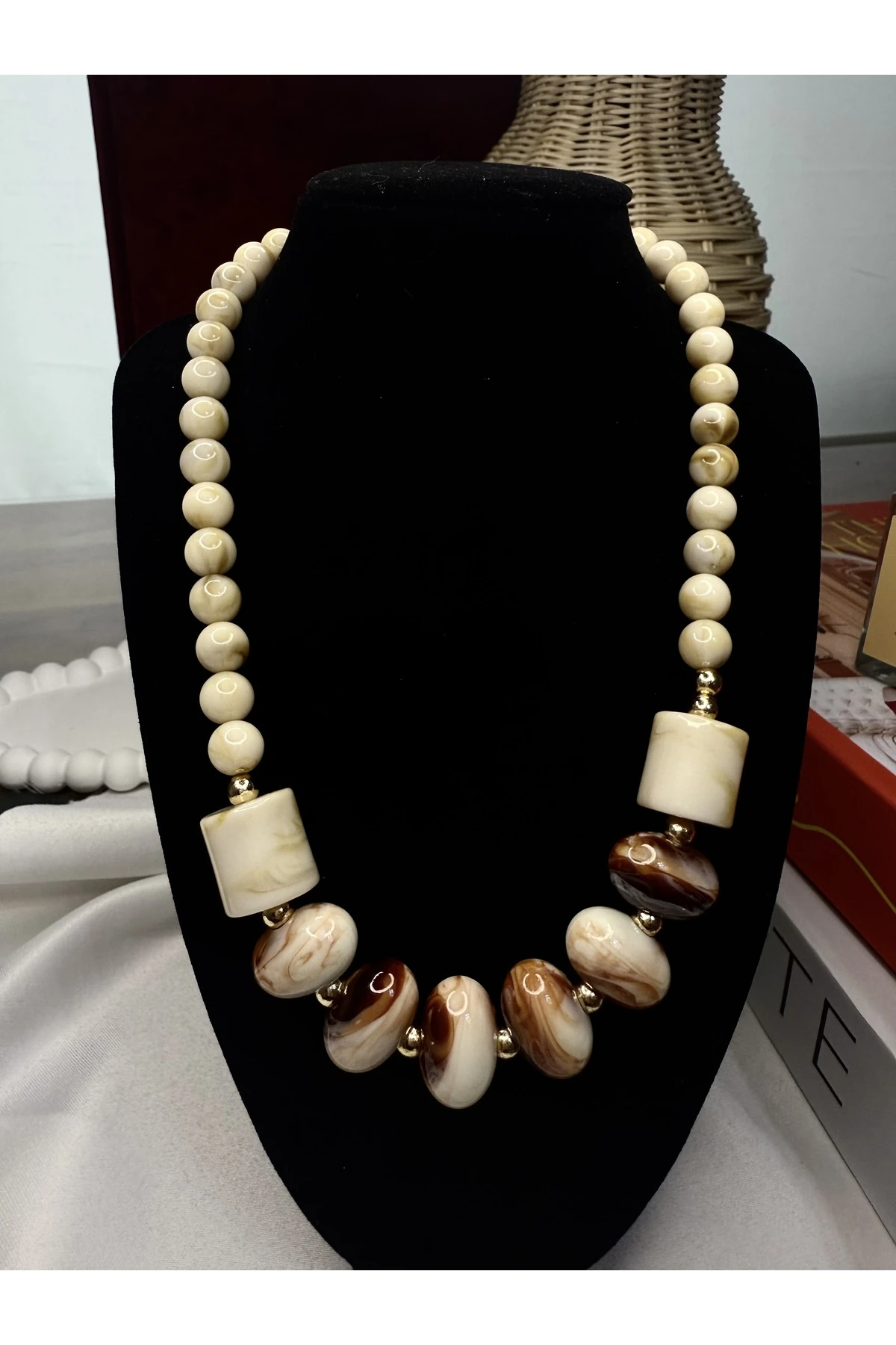 Doğal Taşlı Kahve Tonlarında Otantik Kolye