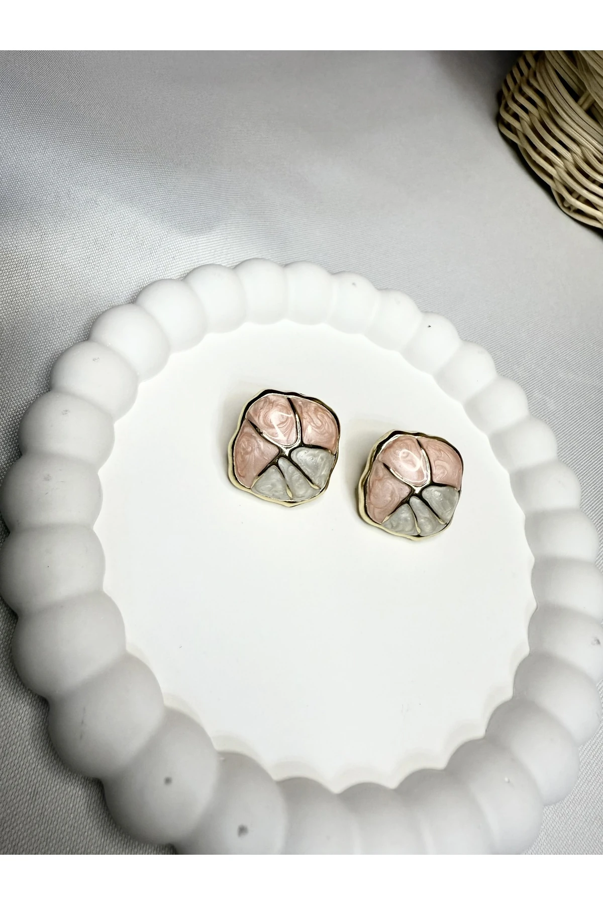 Pembe & Gri Mozaik Desenli Gold Detaylı Küpe