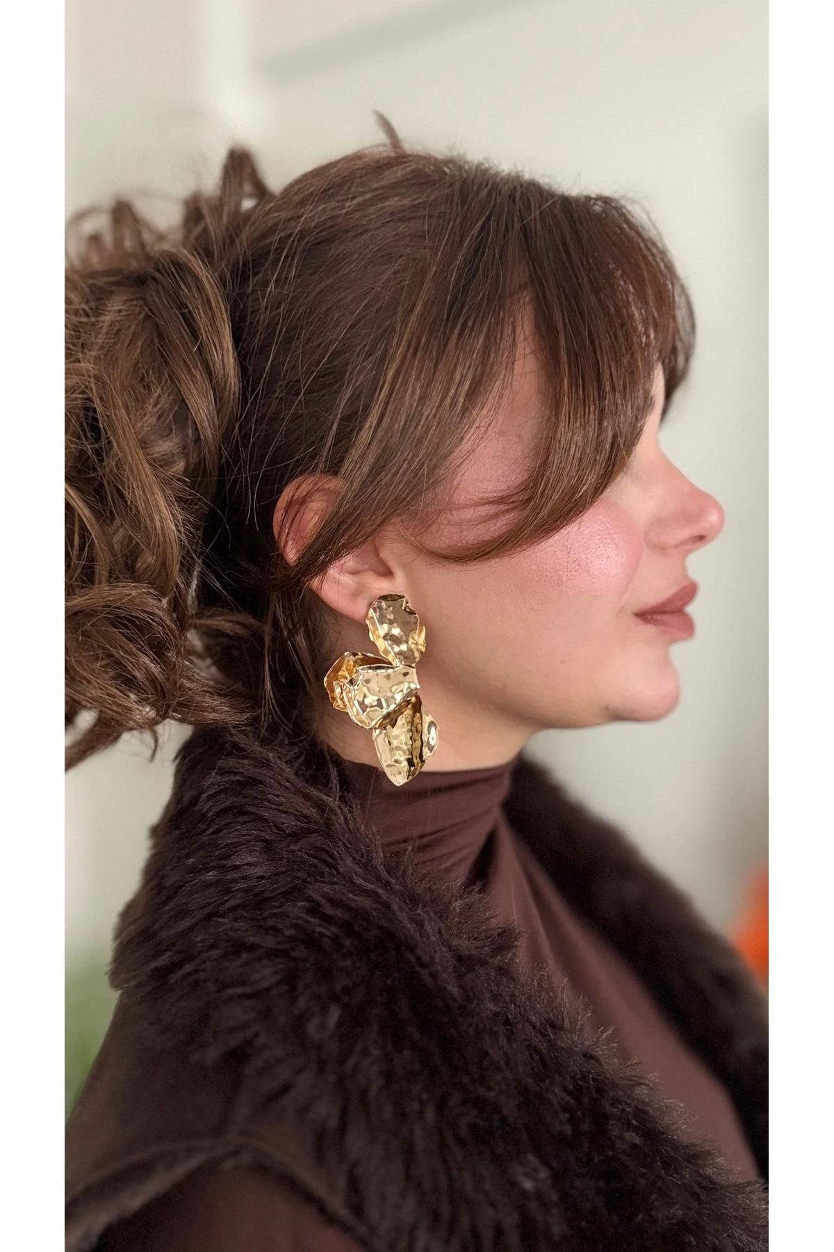 Parlak Gold Büyük Form Tasarım Küpe