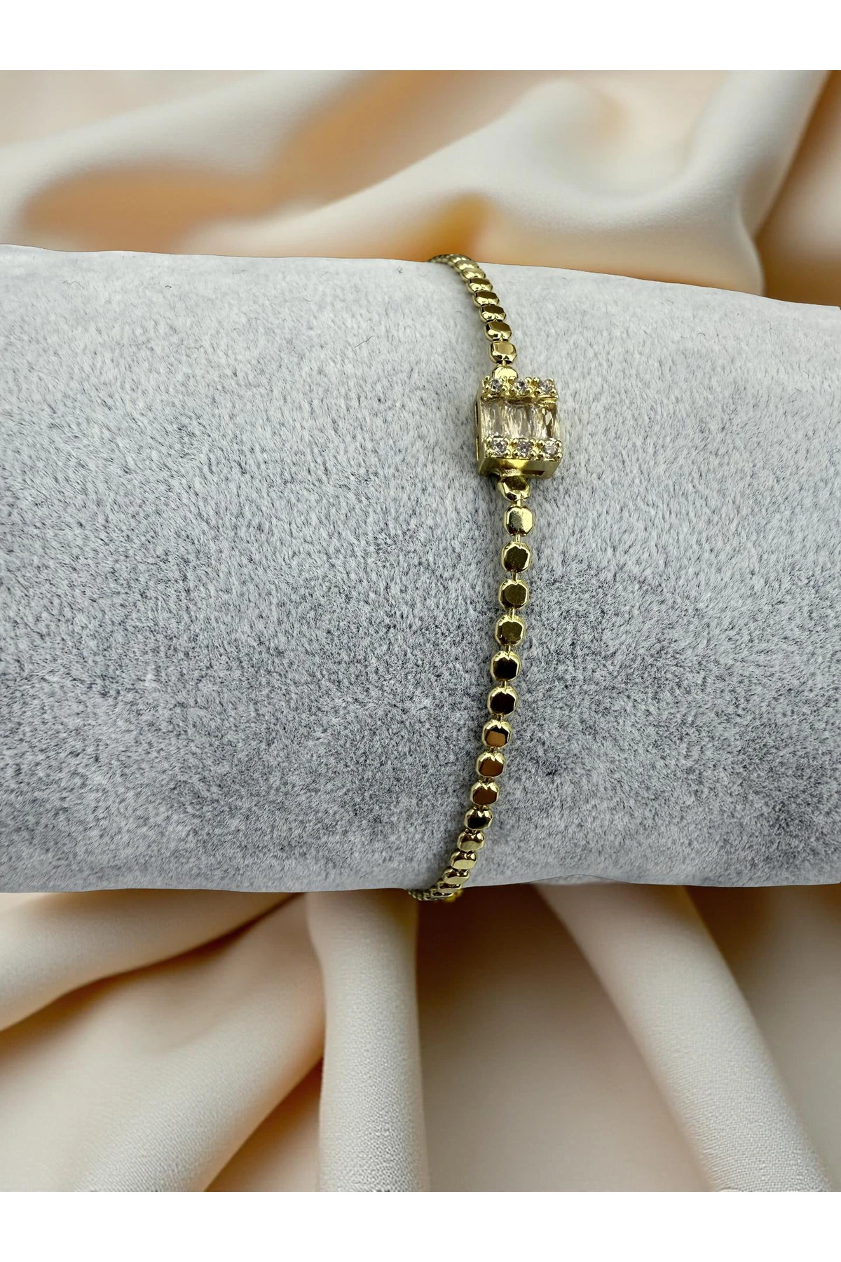 Gold Renk Zarif Kristal Tek Taşlı Baget Bileklik