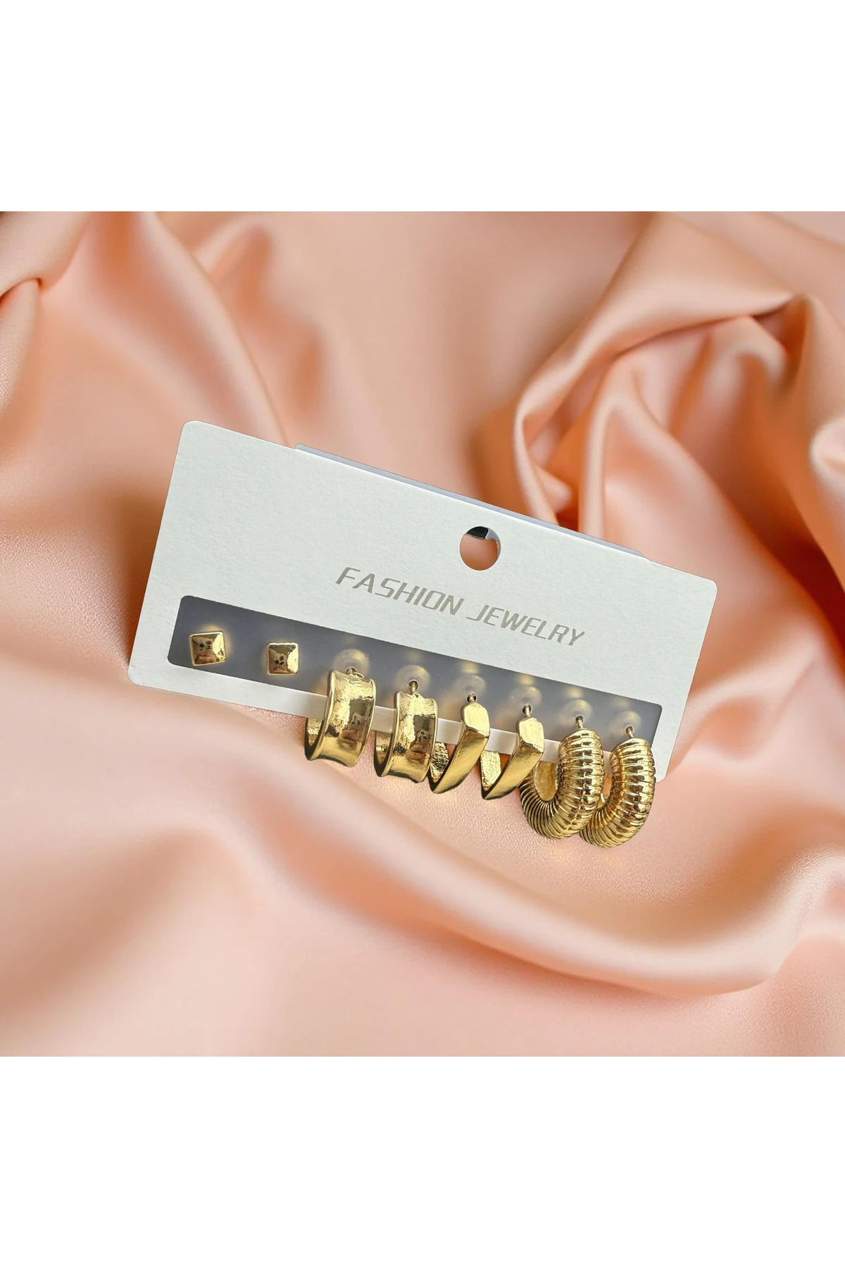 4’lü Gold Kare ve Yuvarlak Küpe Seti