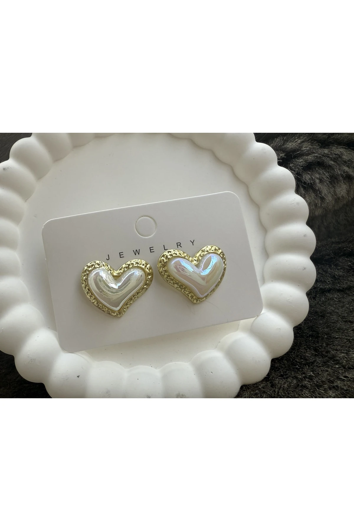 Kalpli İnci Detaylı Altın Renk Çelik Küpe