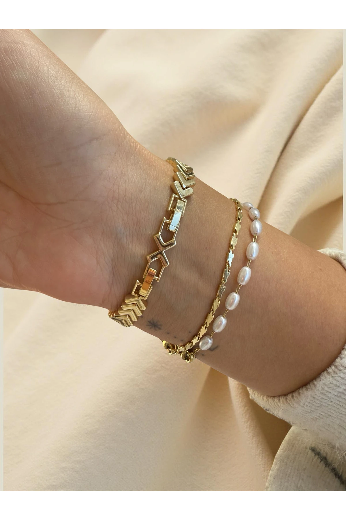 Tek Taş Detaylı Gold Bileklik