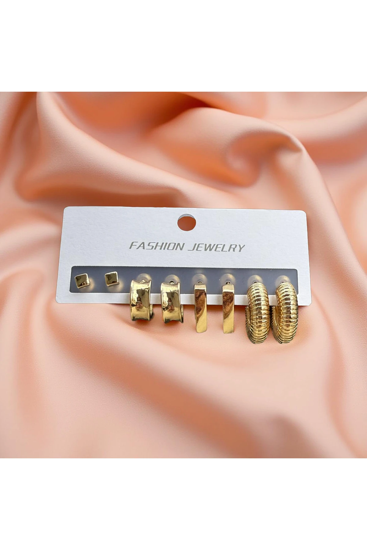 4’lü Gold Kare ve Yuvarlak Küpe Seti