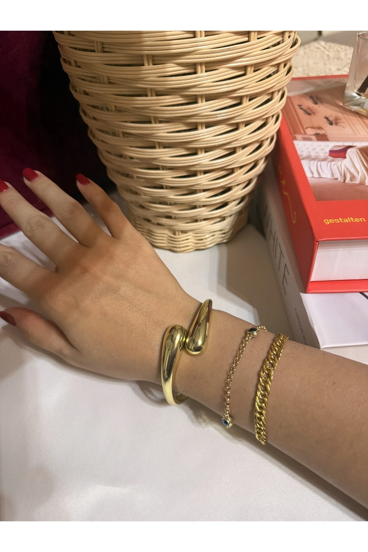 Altın Renk Modern Tasarım Çelik Kelepçe Bileklik