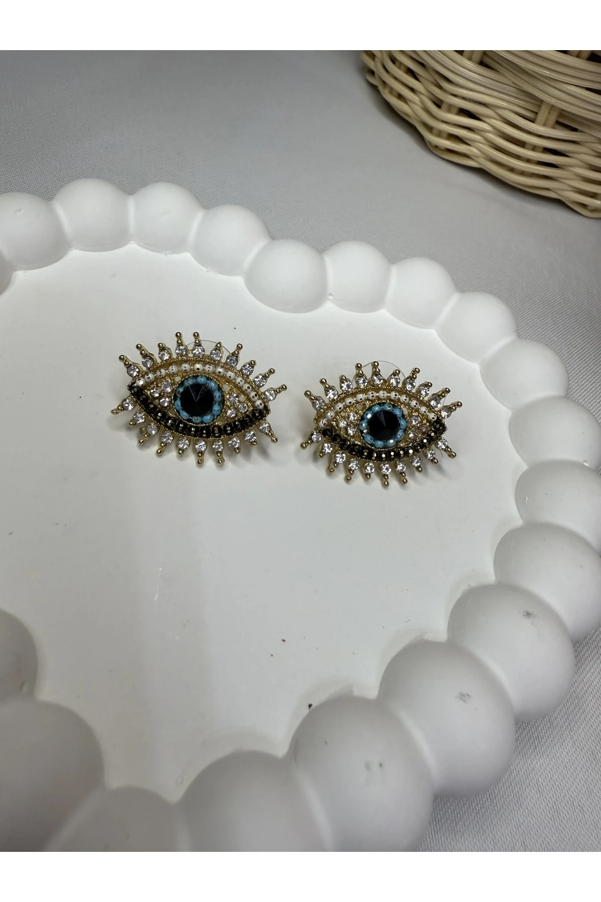 Altın Renk Çelik Nazar Boncuk Detaylı Göz Küpe