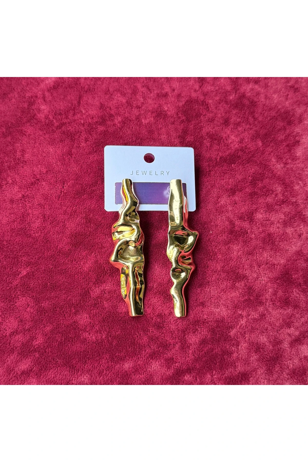 Altın Renk Uzun Dalga Formlu Modern Küpe