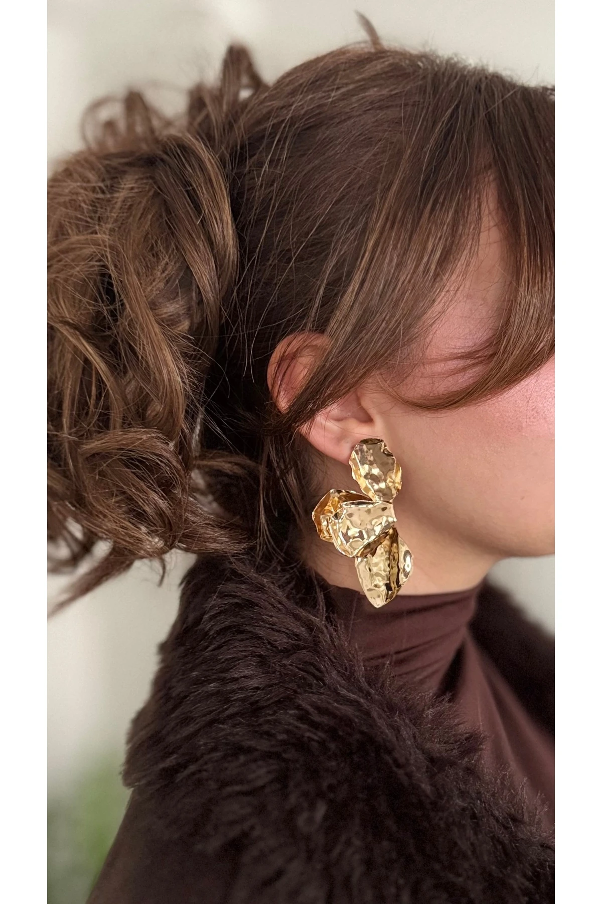 Parlak Gold Büyük Form Tasarım Küpe