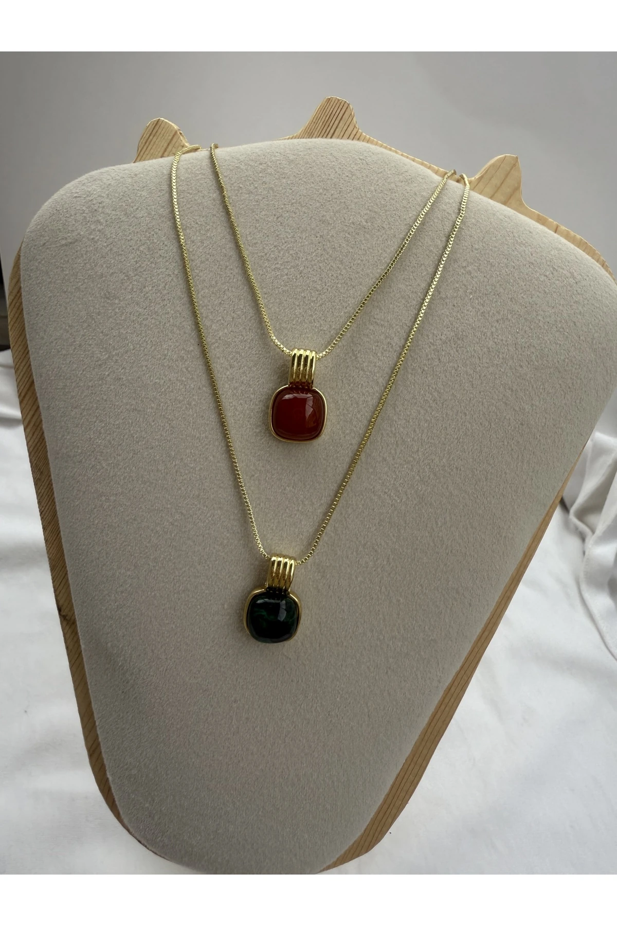 Gold Zincirli Bordo/Yeşil Taş Kolye