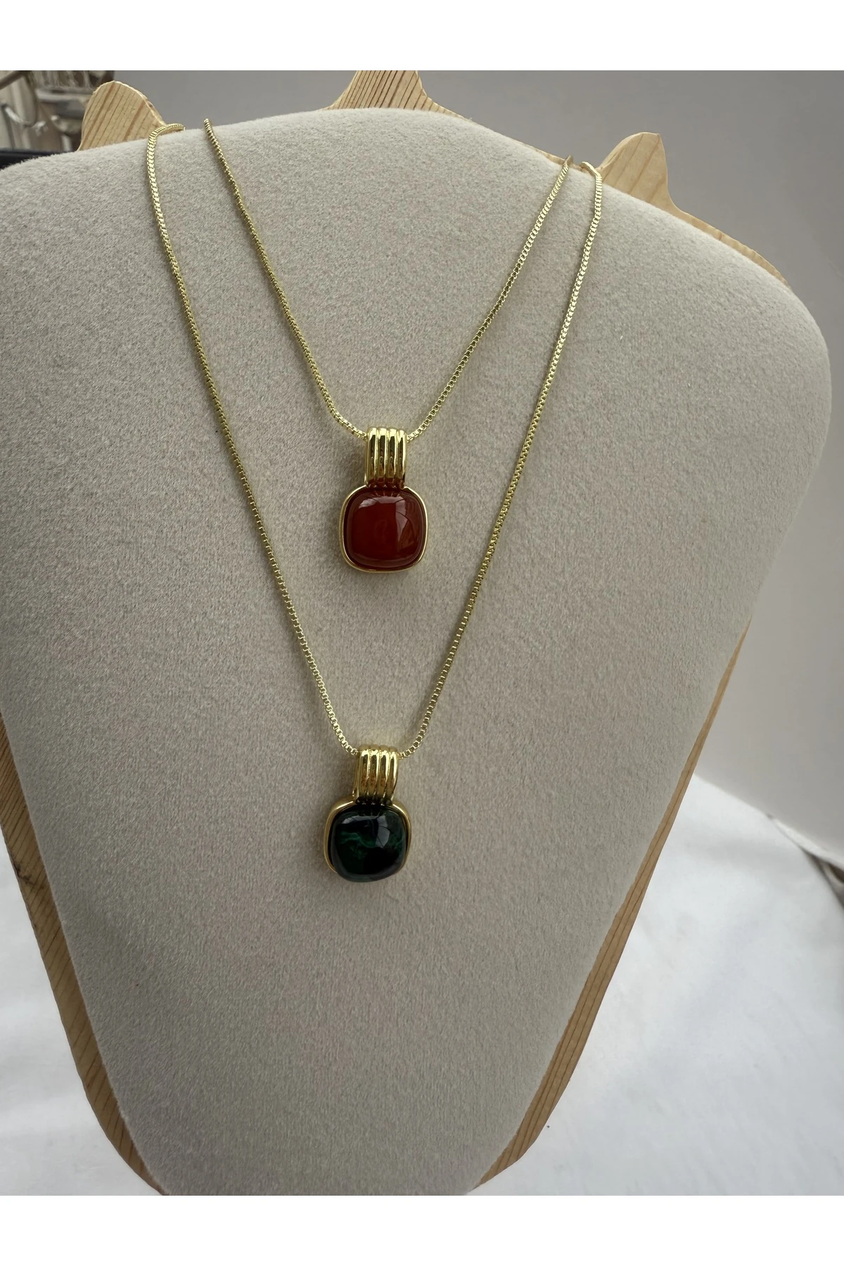 Gold Zincirli Bordo/Yeşil Taş Kolye