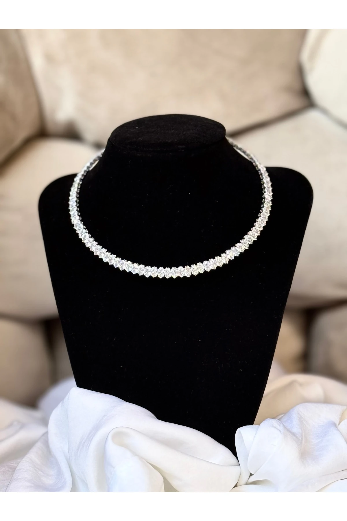 Zarif Taşlı Kadın Kolye – Işıltılı Çelik Kolye, Şık & Özel Günler İçin