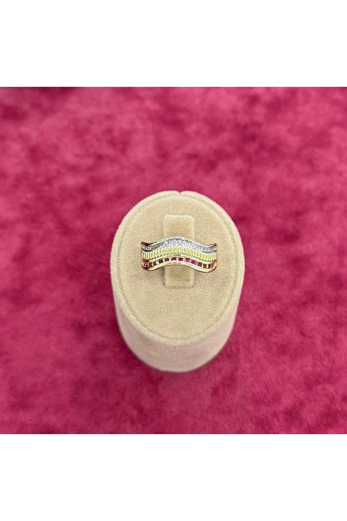 Kadın Çelik Dalgalı Taşlı Ayarlanabilir Yüzük – Altın Renk