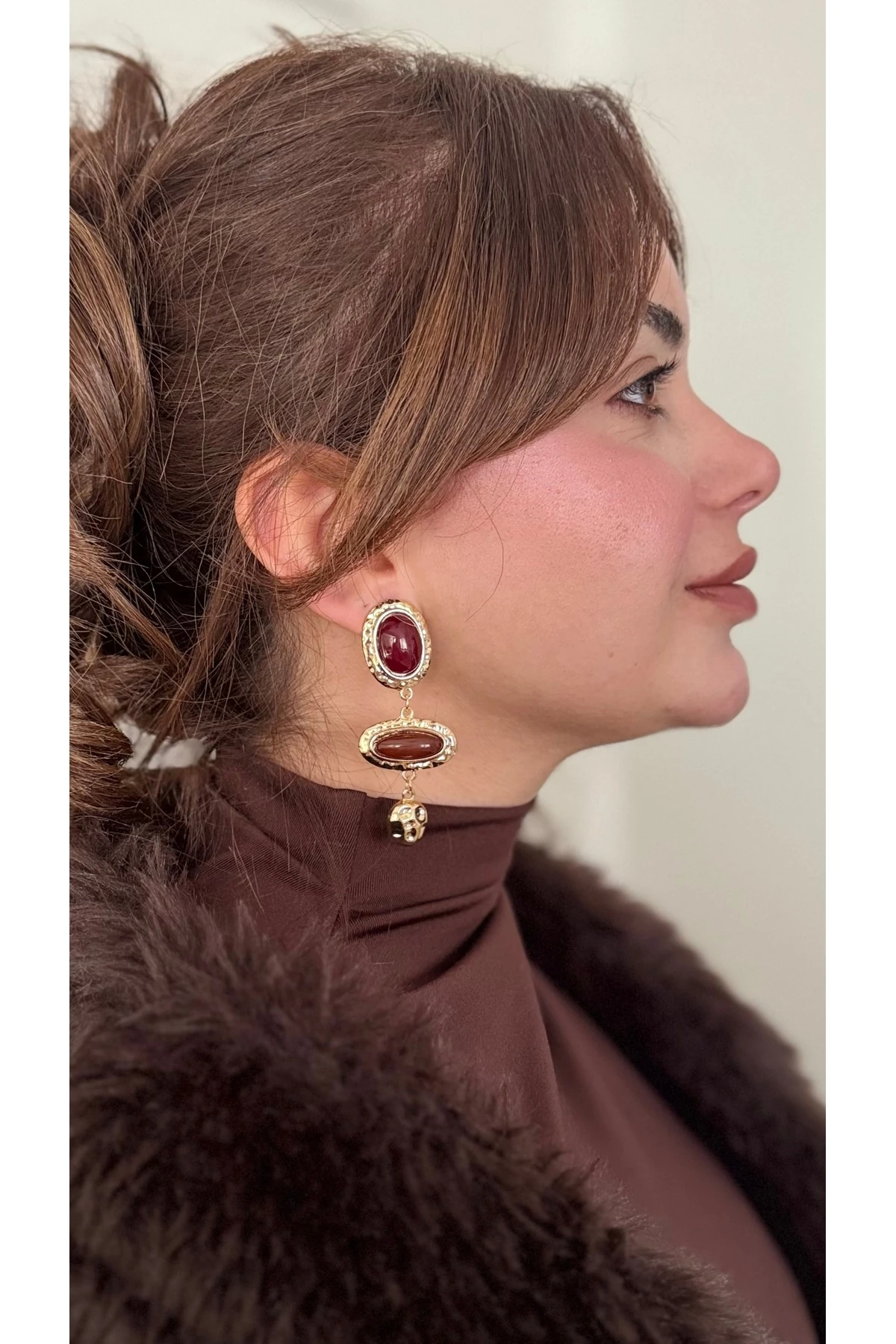 Sonbahar Esintisi: Gold Kaplama Bordo & Kahve Sarkıt Küpe